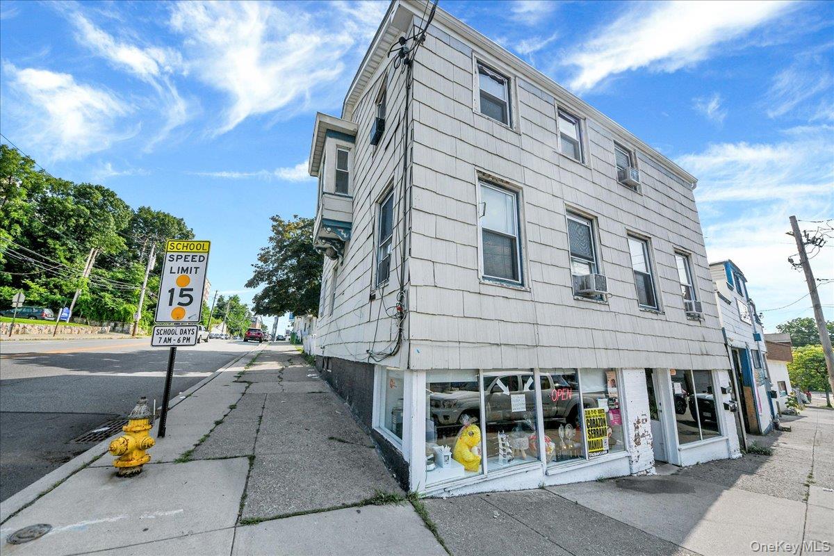 629 South Street Property Photo 3