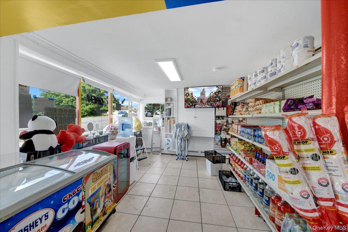 629 South Street Property Photo 11