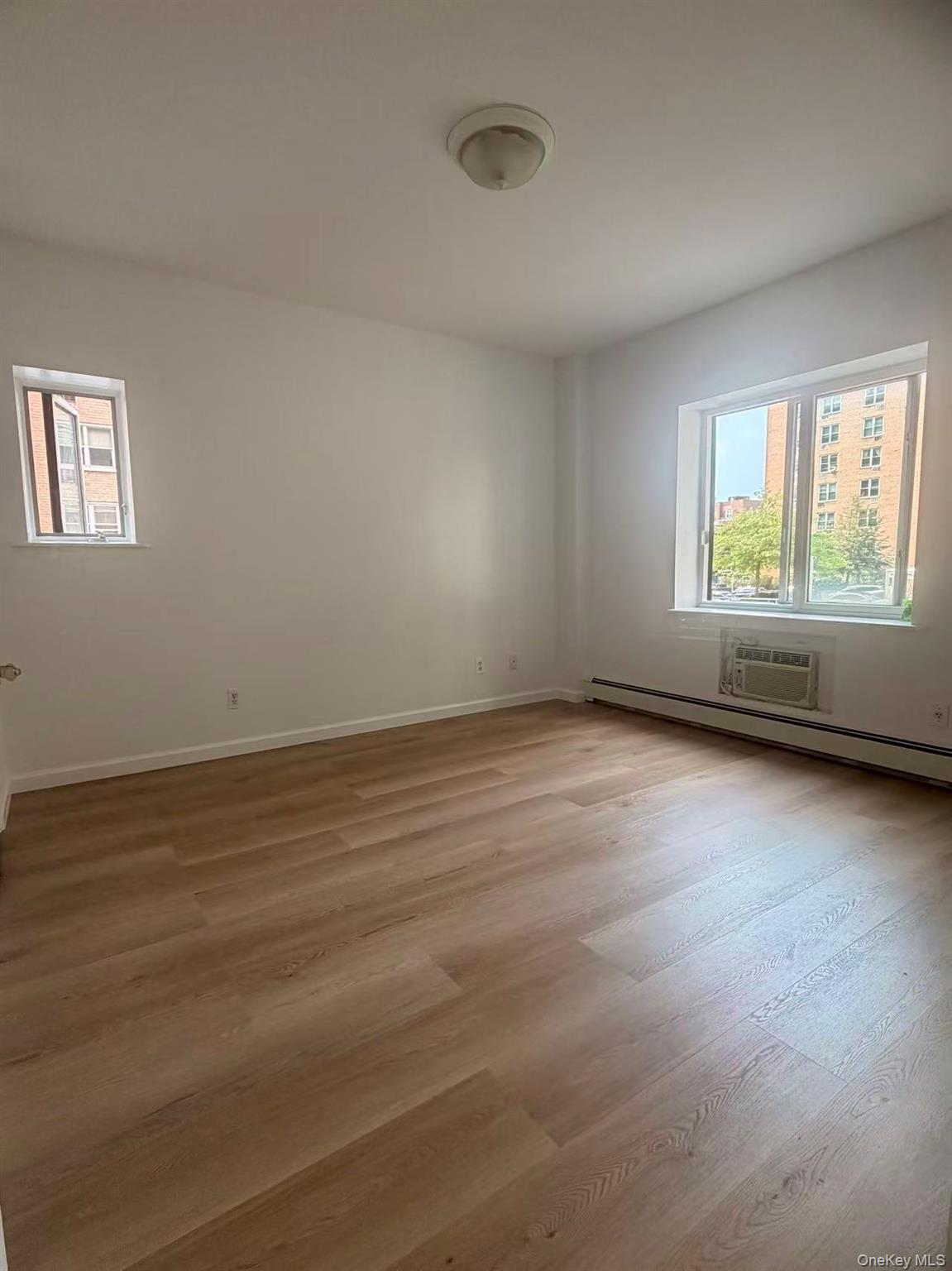 4231 Colden Street R1h Property Photo 4