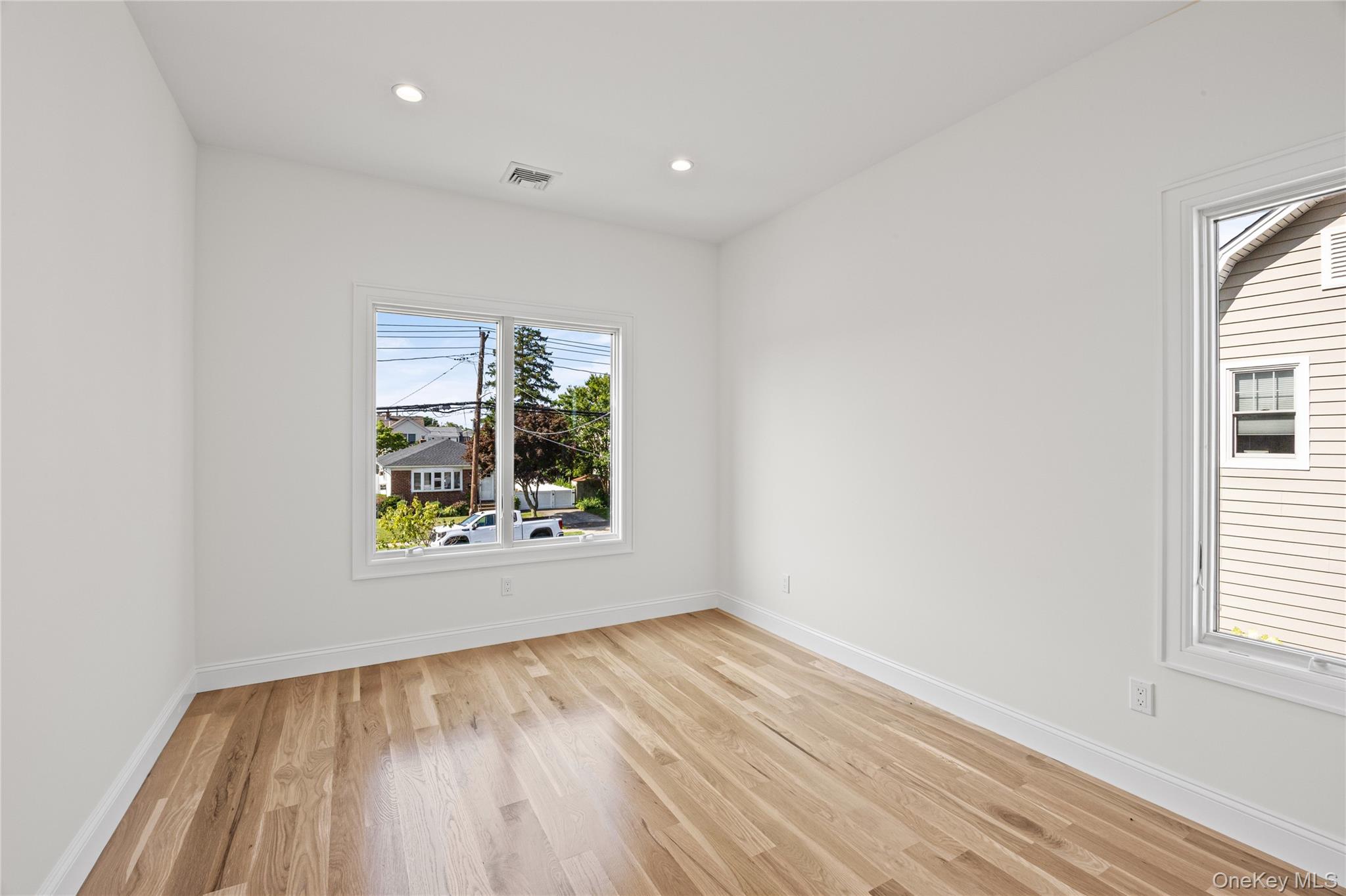 43 Westbury Avenue Property Photo 37