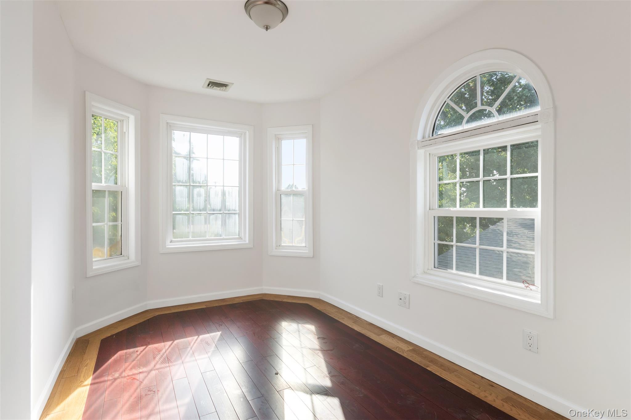 316 Maplegrove Avenue Property Photo 11