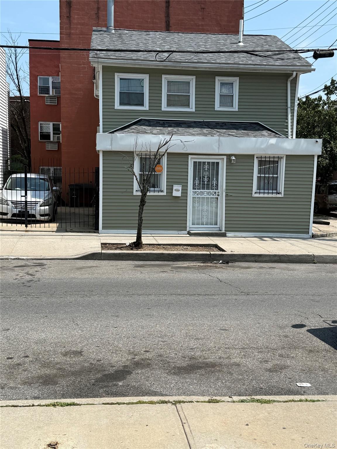 801 E 215th Street Property Photo 1