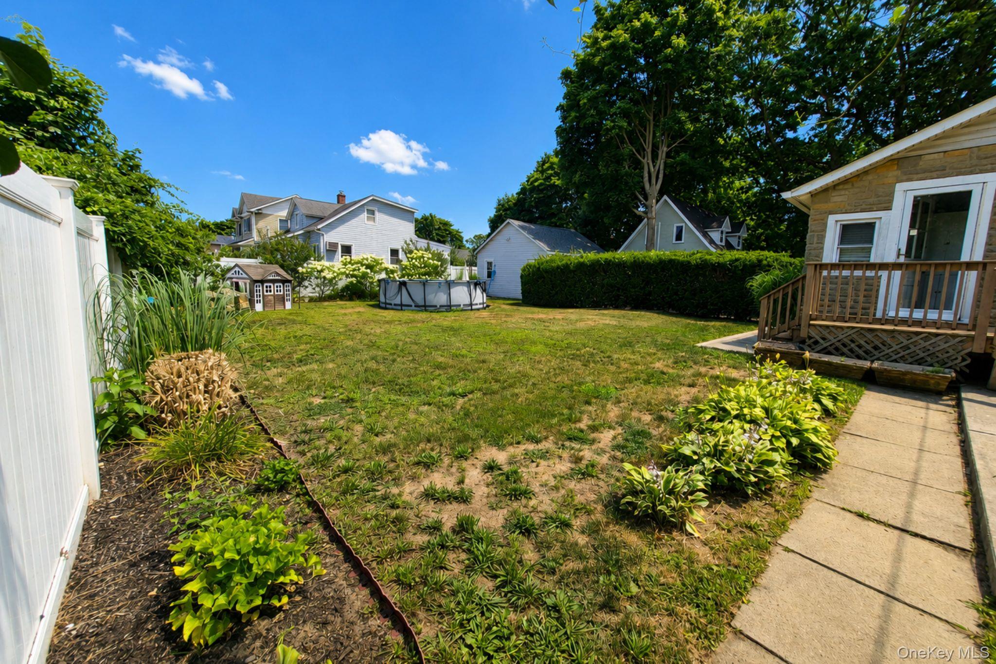185 Ferndale Boulevard Property Photo 3