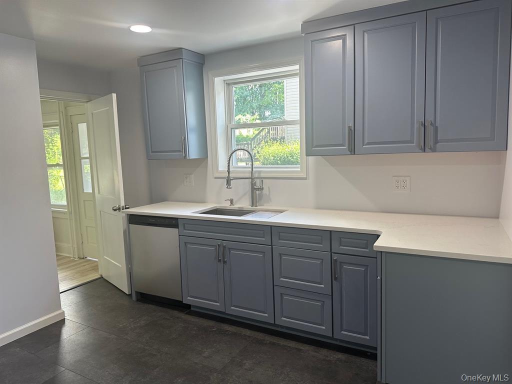 81 Carroll Street Property Photo 3