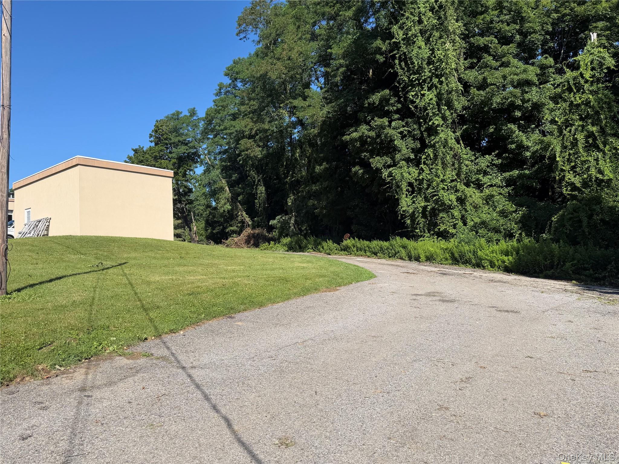 2022 Route 22 Back 2 Car Property Photo 5
