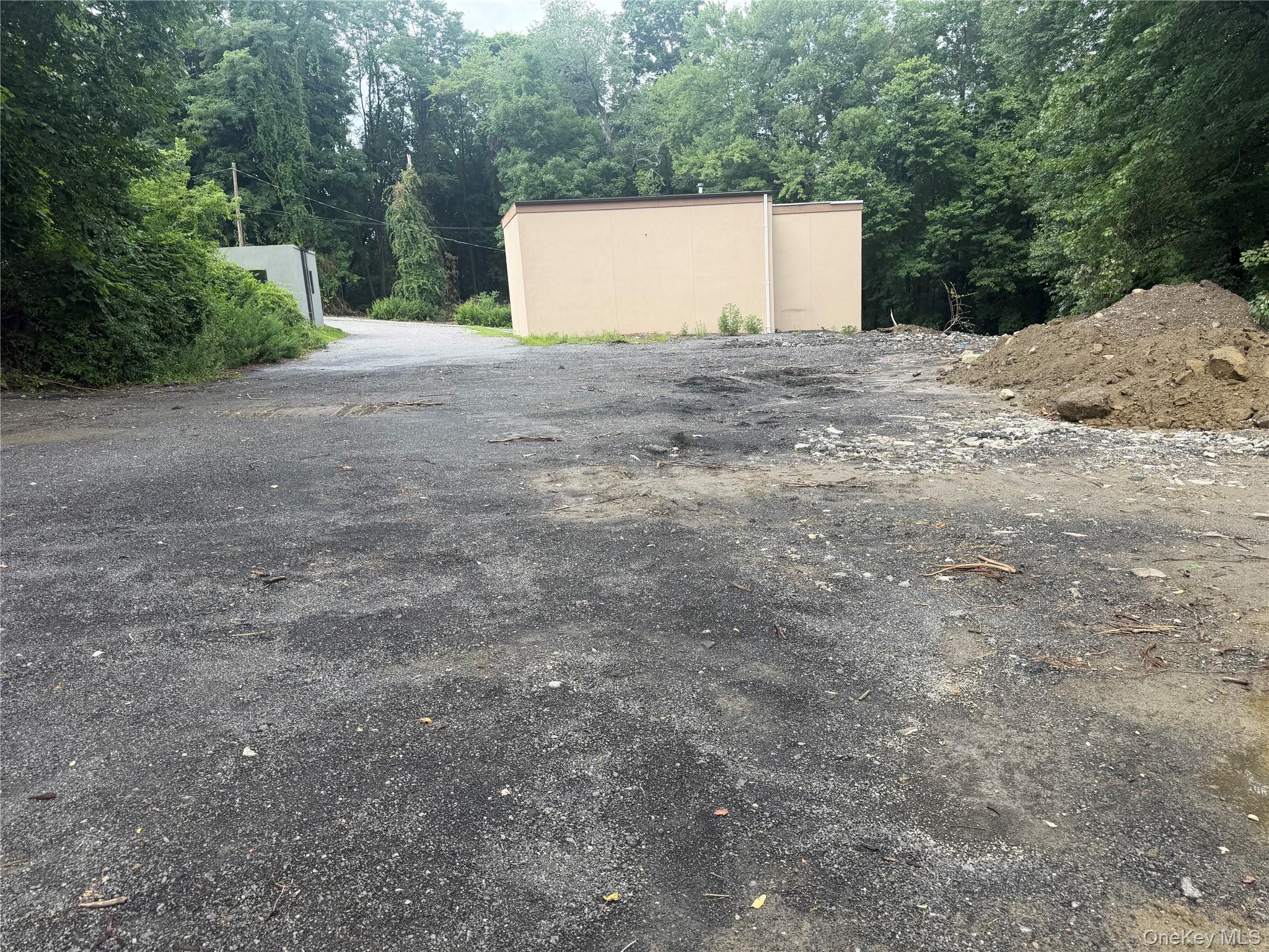 2022 Route 22 Back 1 Car Property Photo 3