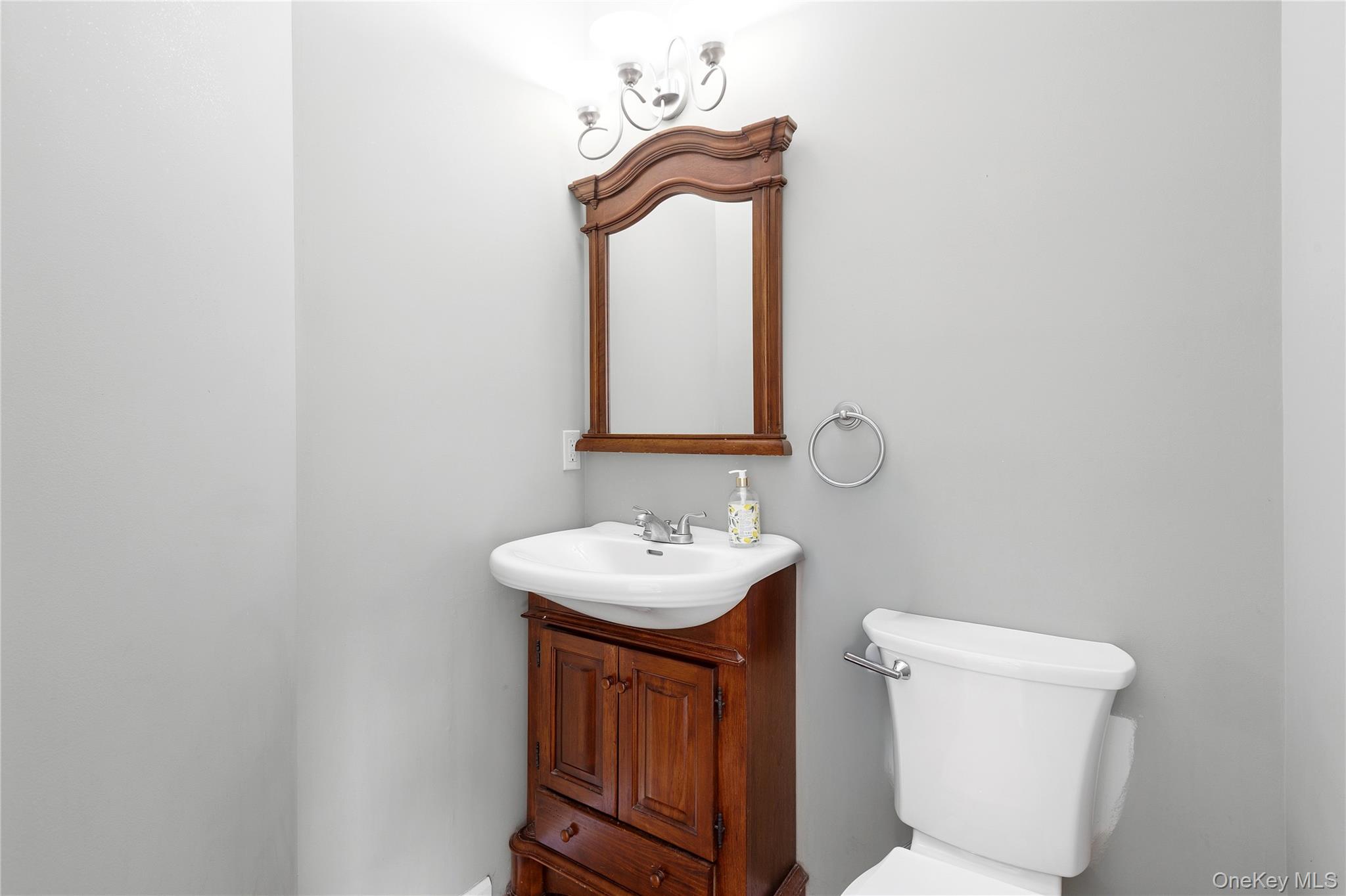 7 Van Keuren Avenue Property Photo 10