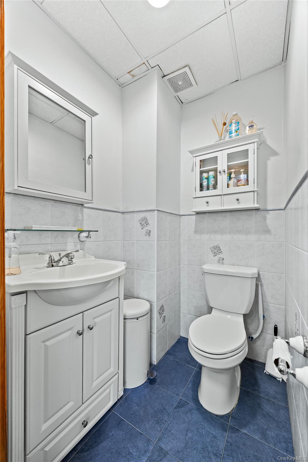 42-18 E 235 Street Property Photo 7