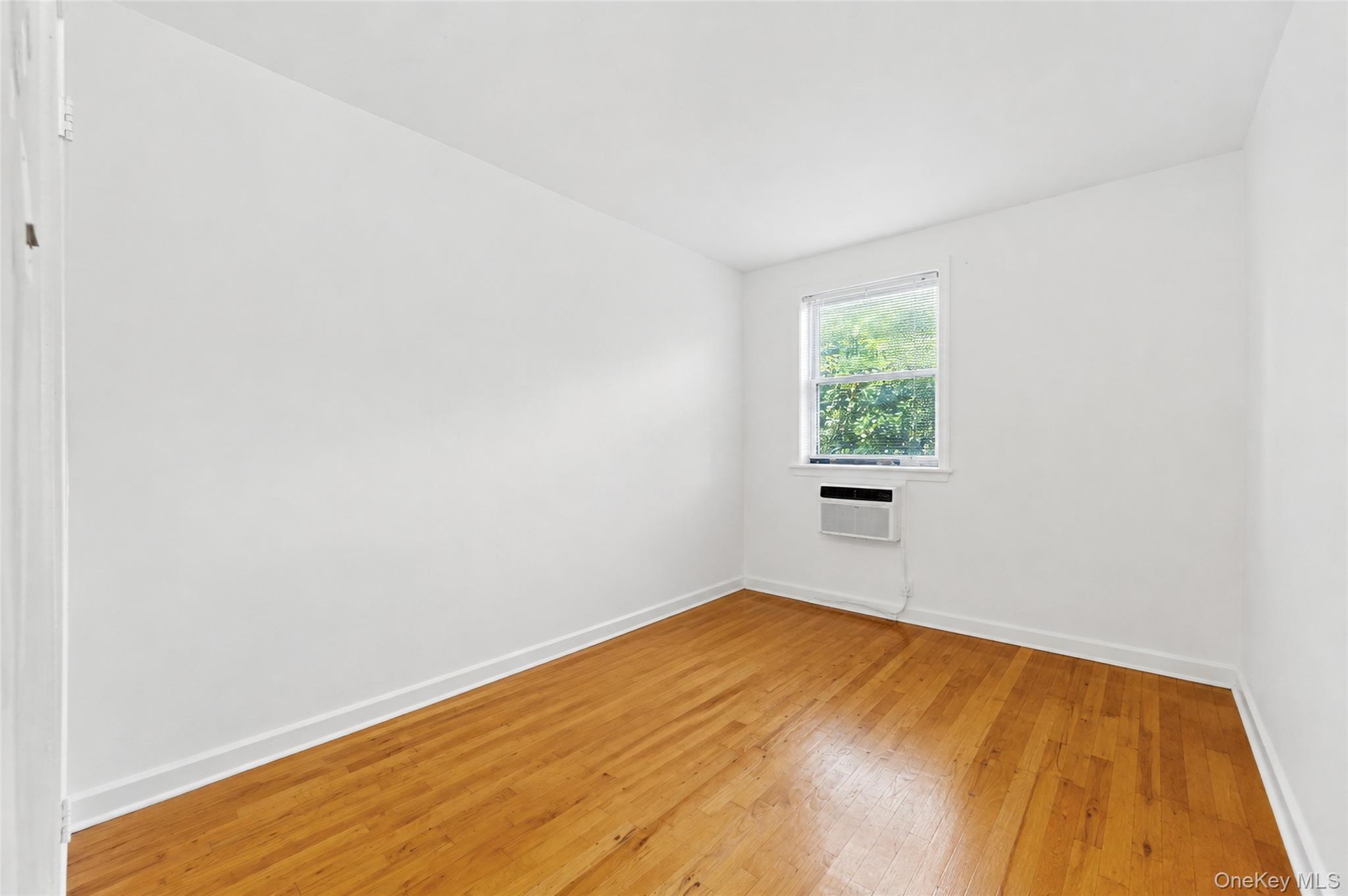 42-18 E 235 Street Property Photo 22
