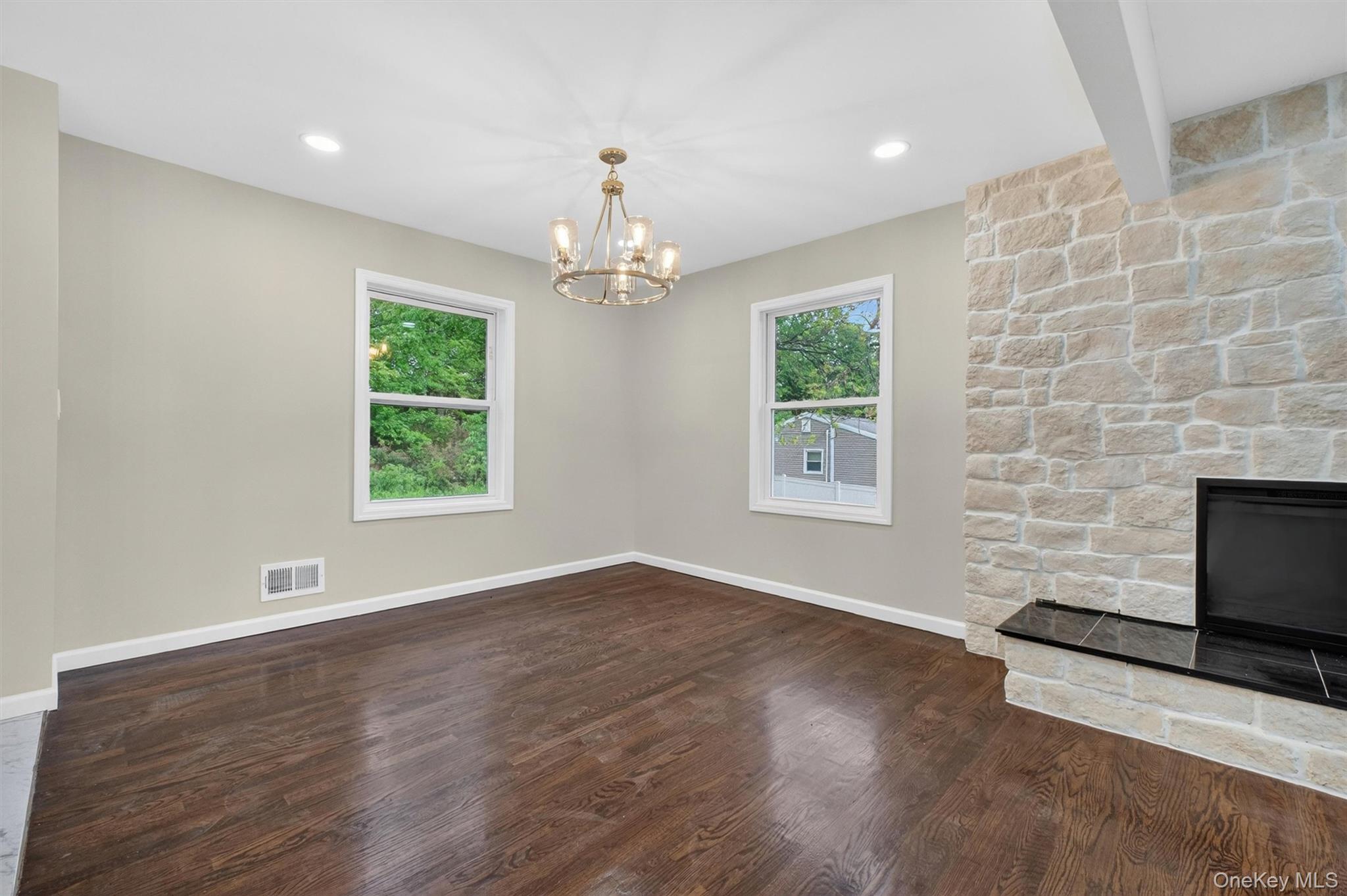 80 N Cross Road Property Photo 14