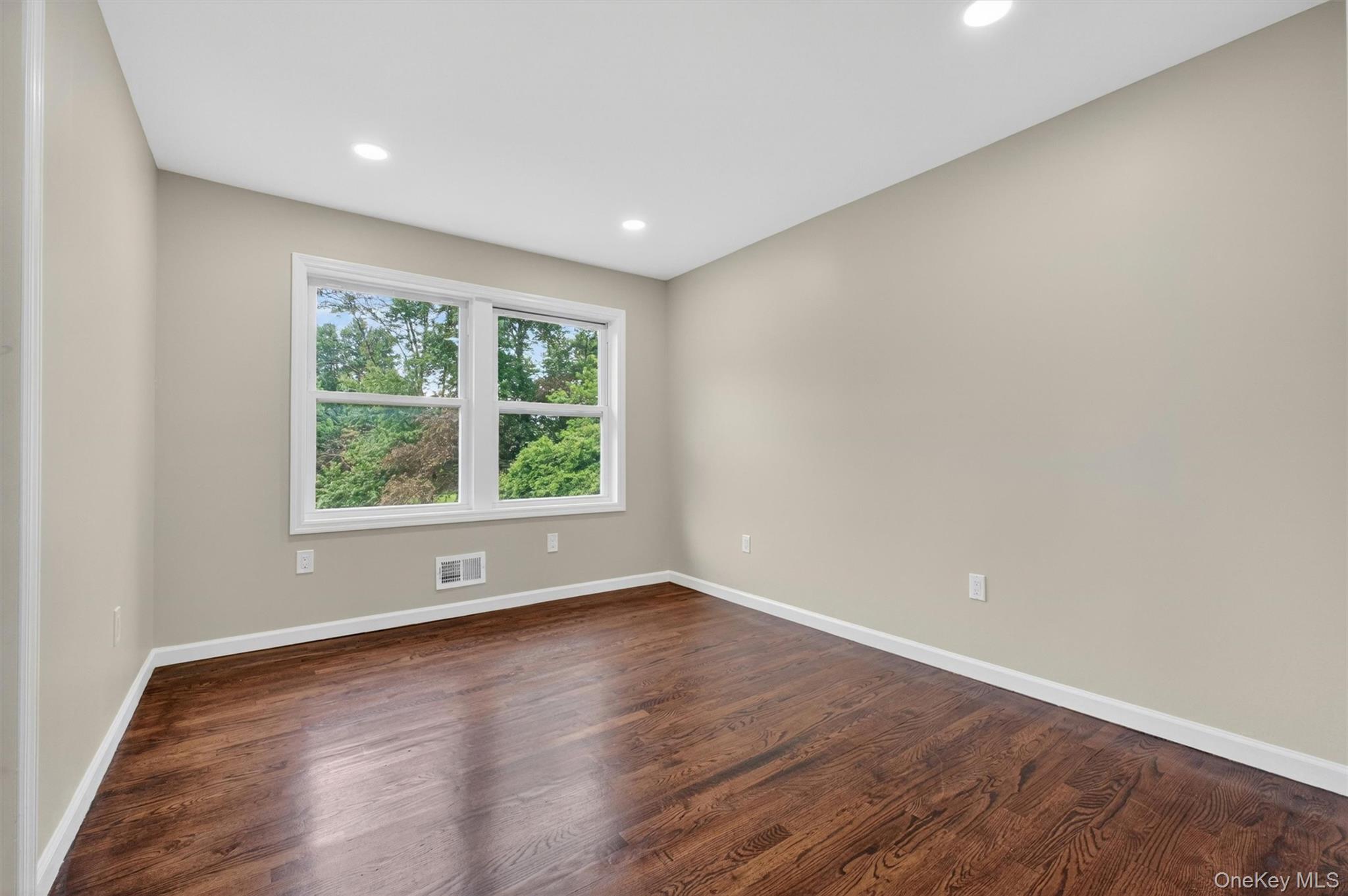 80 N Cross Road Property Photo 26
