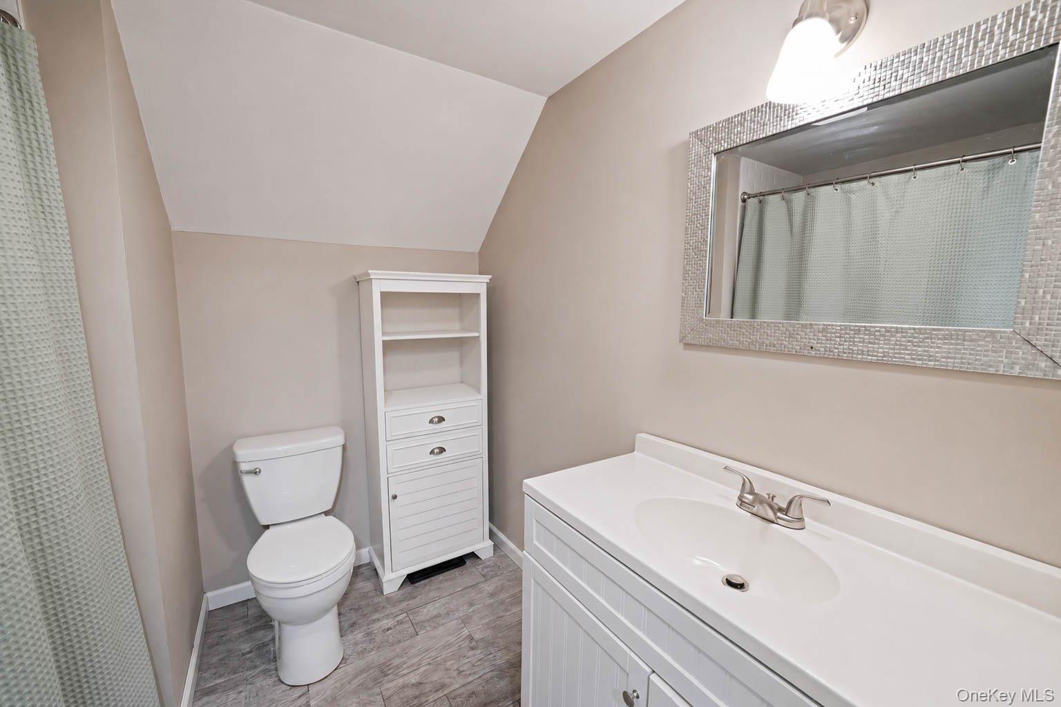 150 Serpentine Lane Property Photo 13