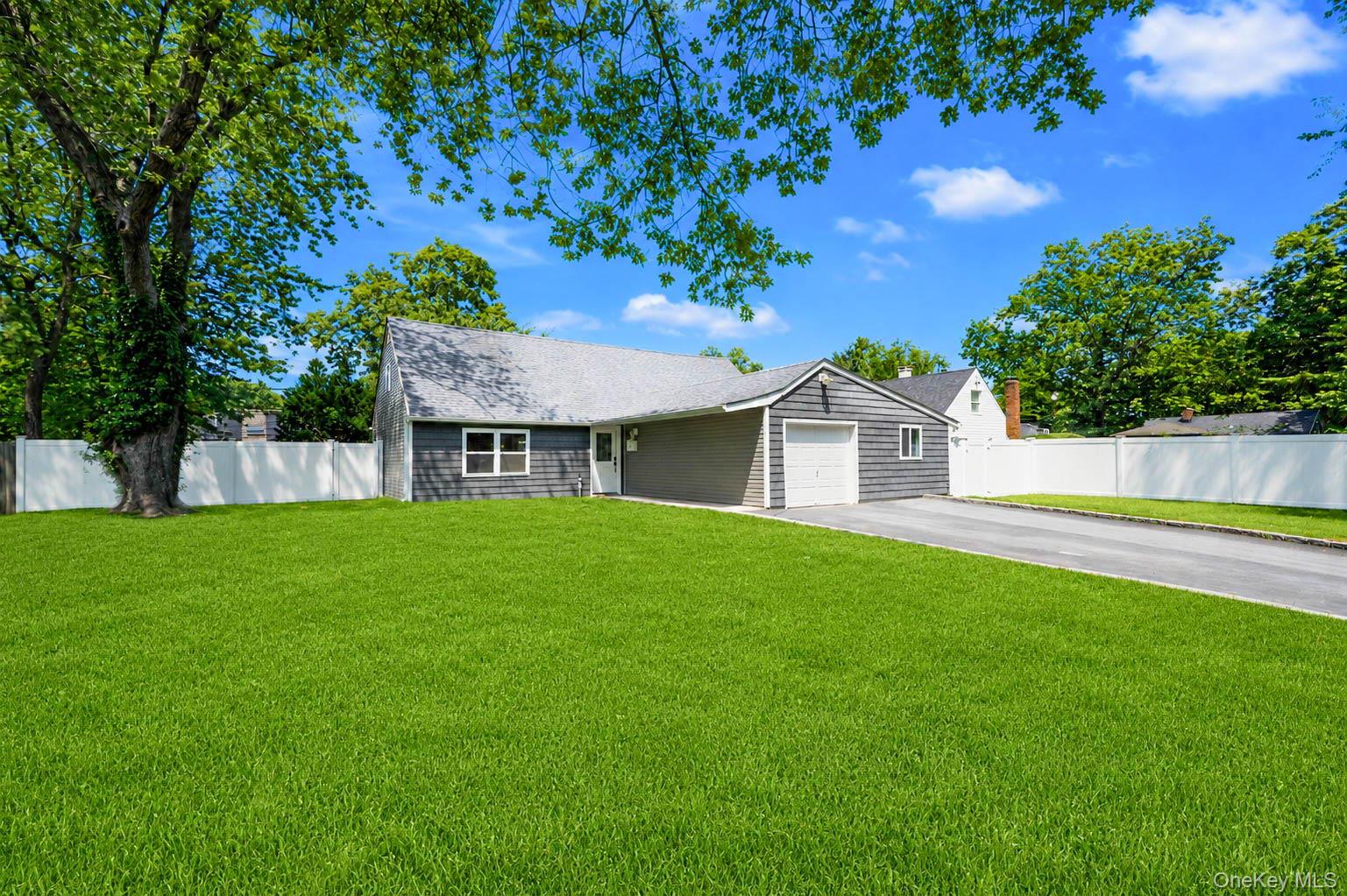150 Serpentine Lane Property Photo 20