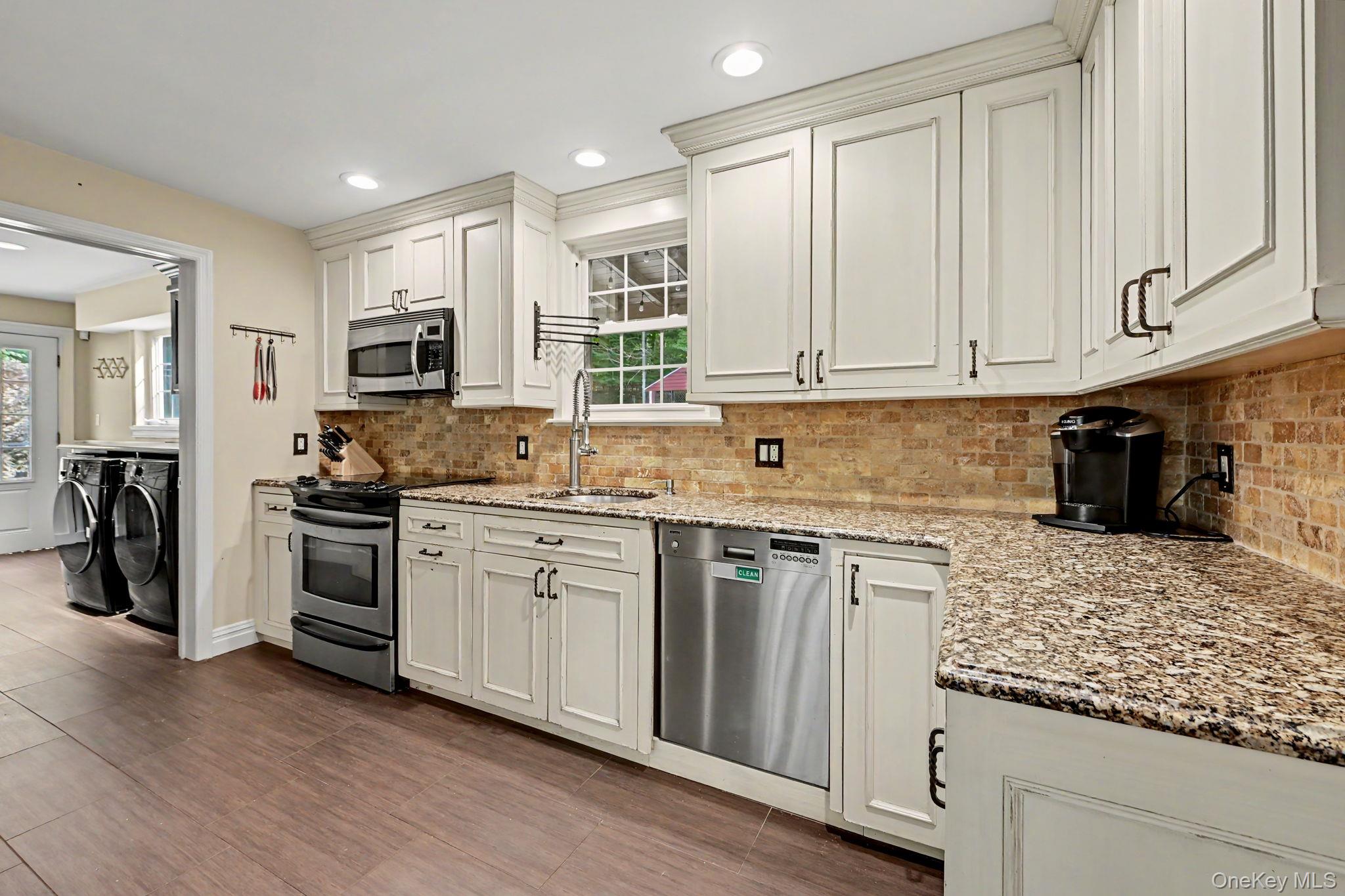 1800 Saw Mill River Road Property Photo 12