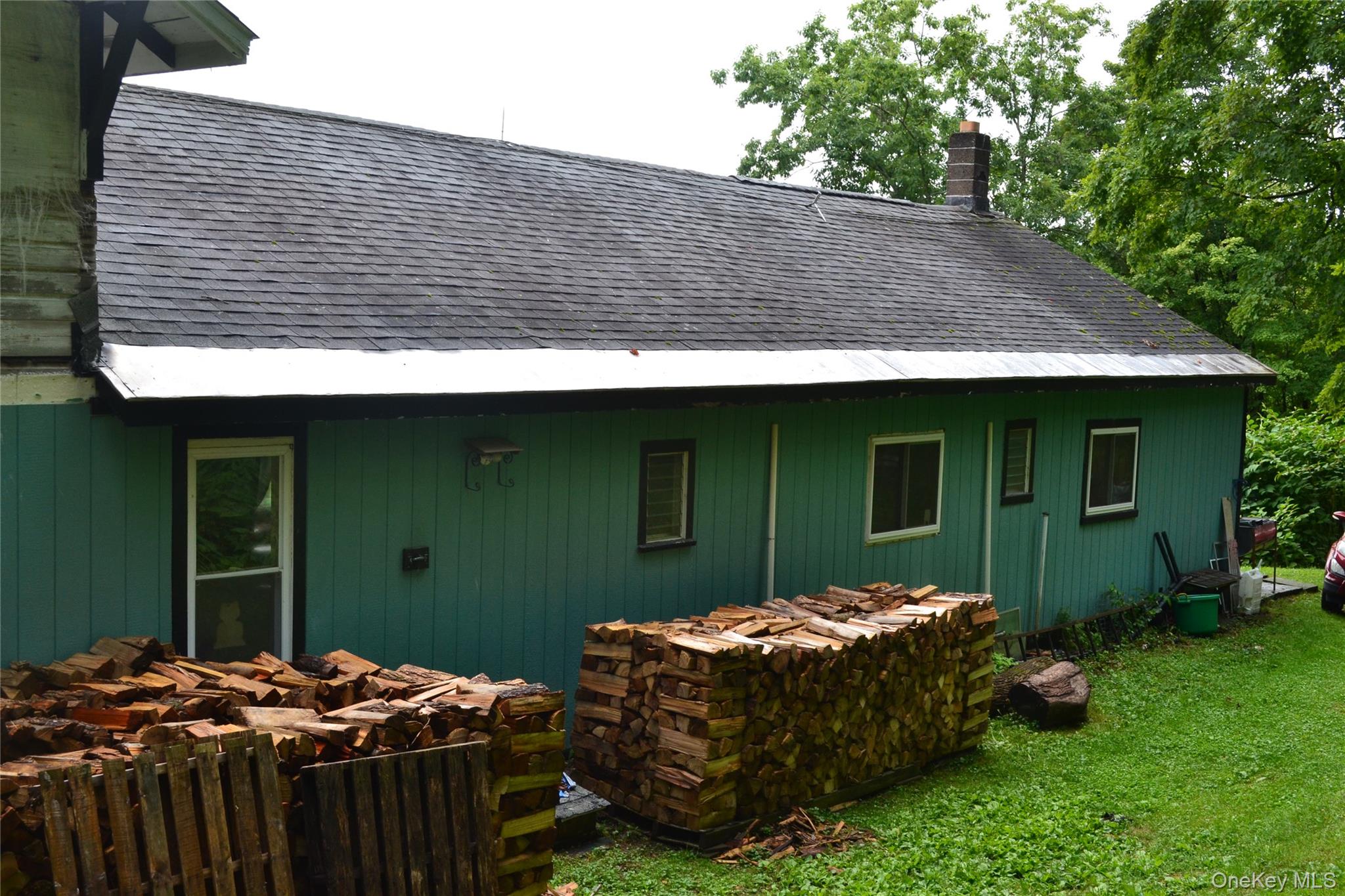 833 Biffar Road Property Photo 2