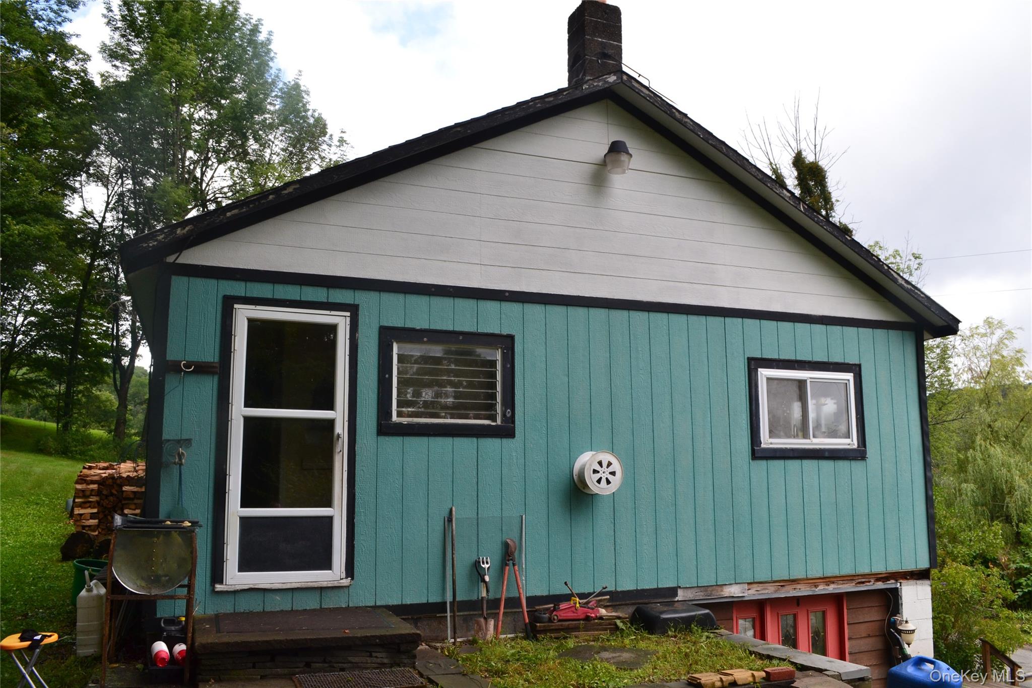 833 Biffar Road Property Photo 3