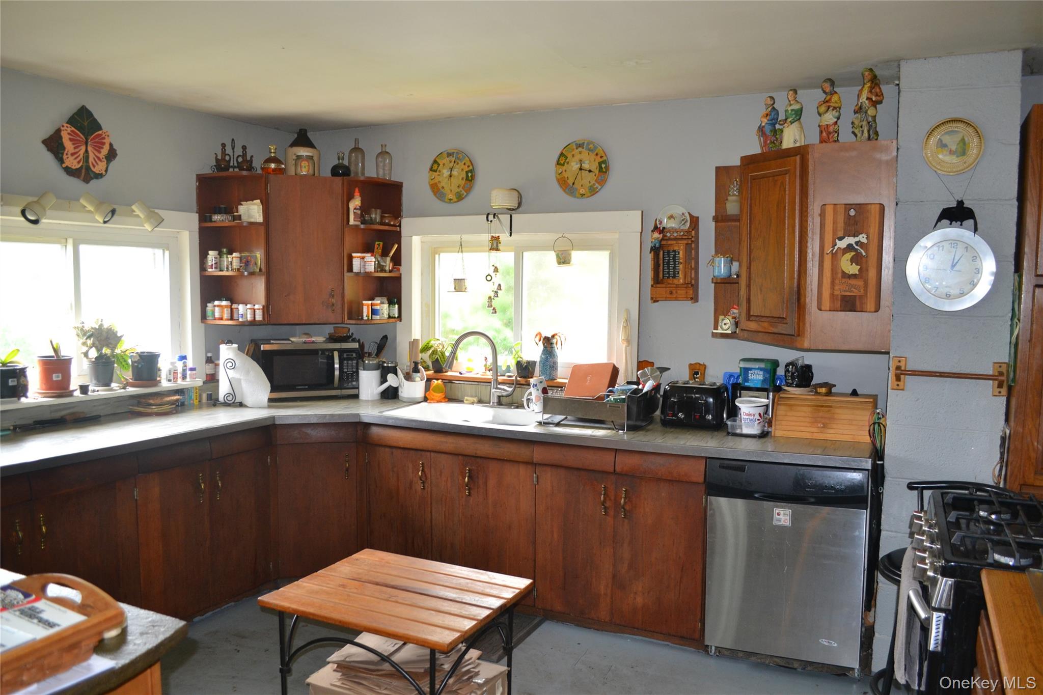 833 Biffar Road Property Photo 9