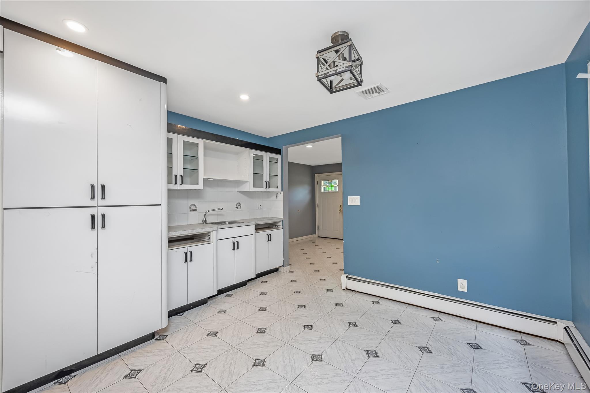 371 Grand Boulevard Property Photo 11