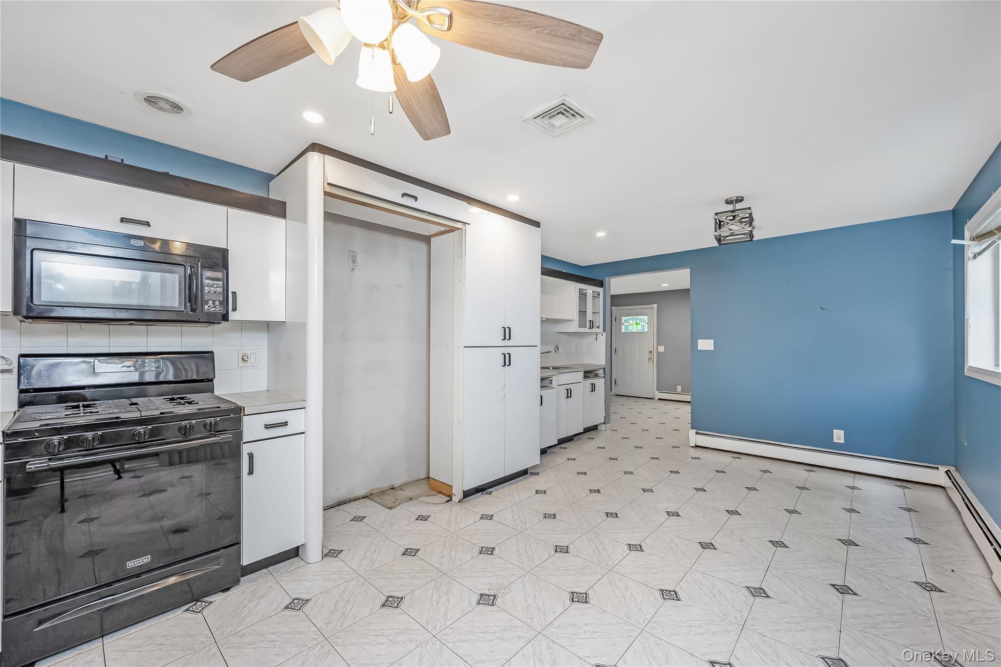 371 Grand Boulevard Property Photo 14