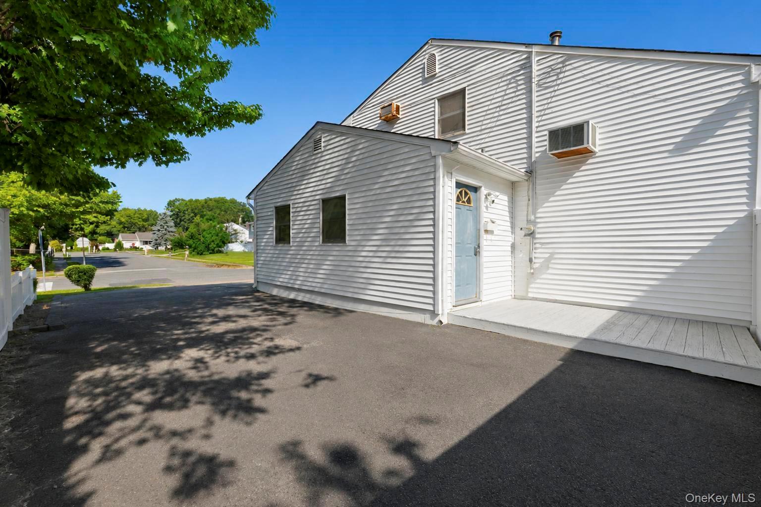 117 Selden Boulevard Property Photo 4