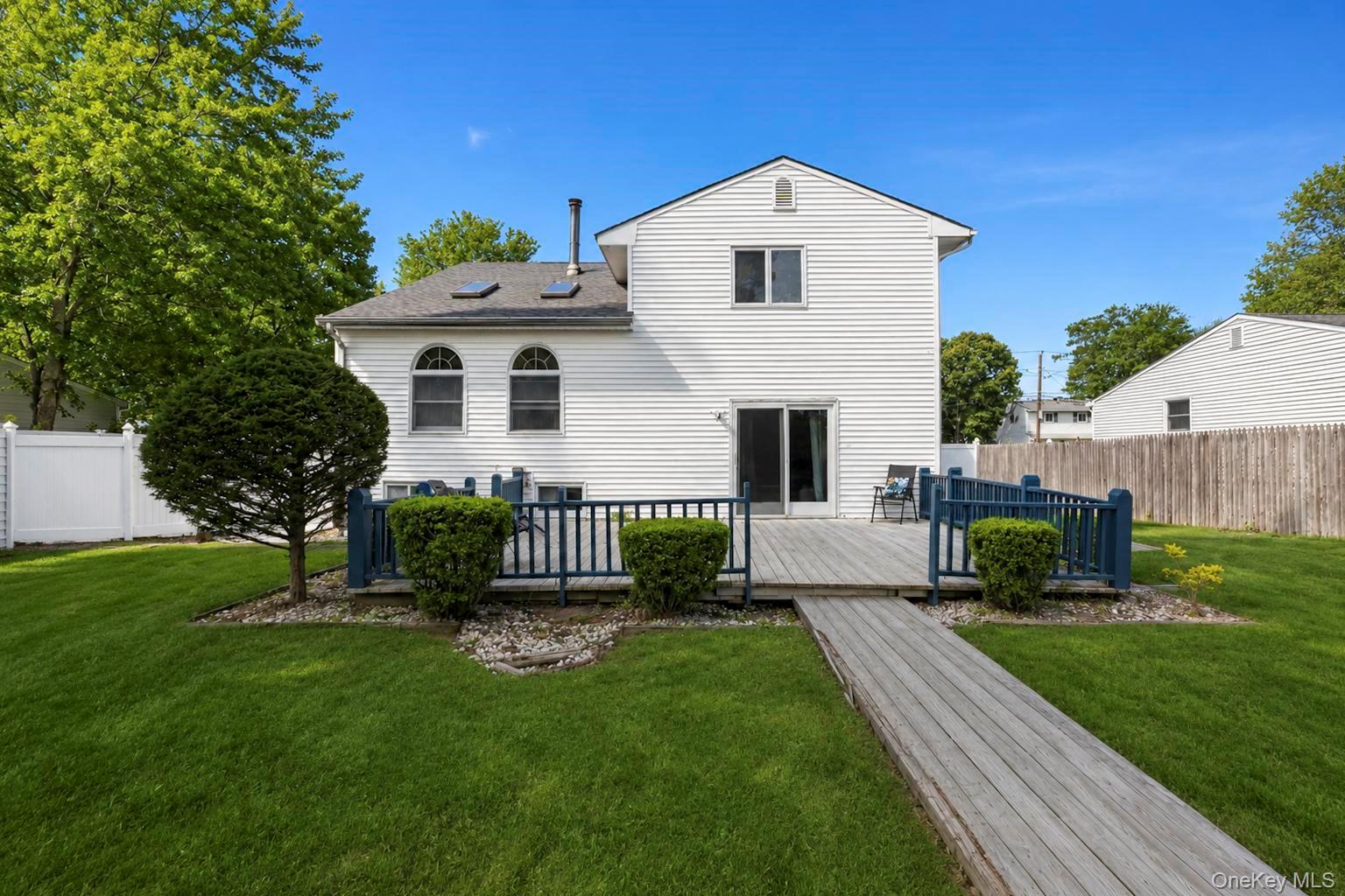 117 Selden Boulevard Property Photo 6