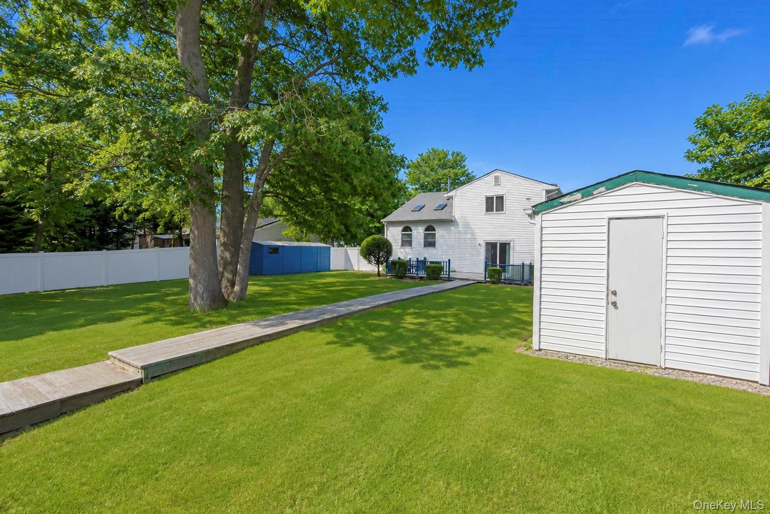 117 Selden Boulevard Property Photo 8