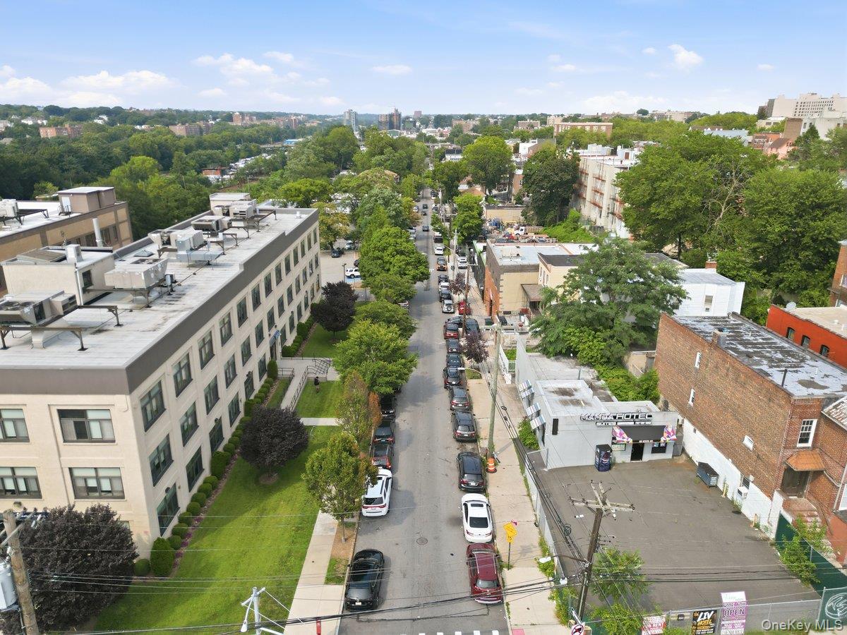 4412 Bronx Boulevard Property Photo 4
