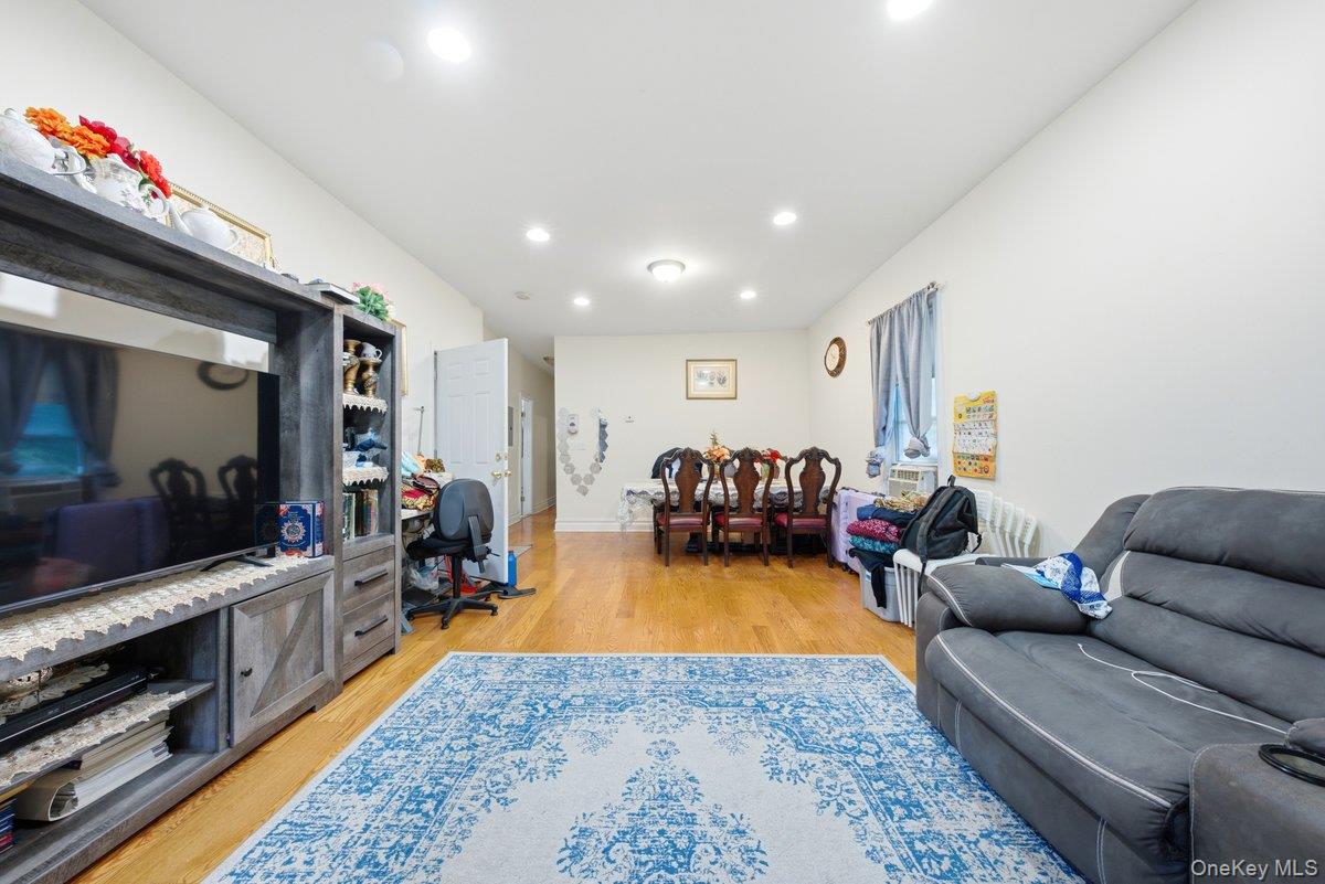 4412 Bronx Boulevard Property Photo 15