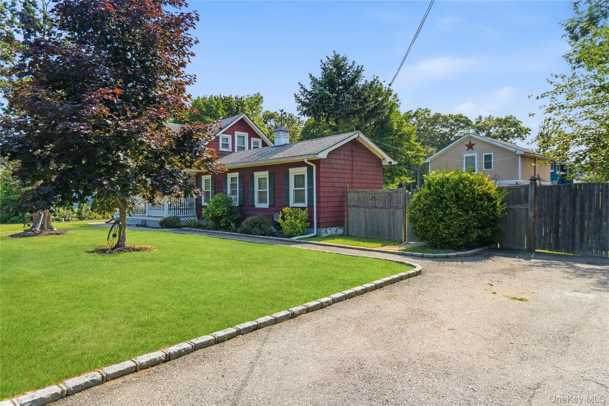 278 Ferndale Boulevard Property Photo 4