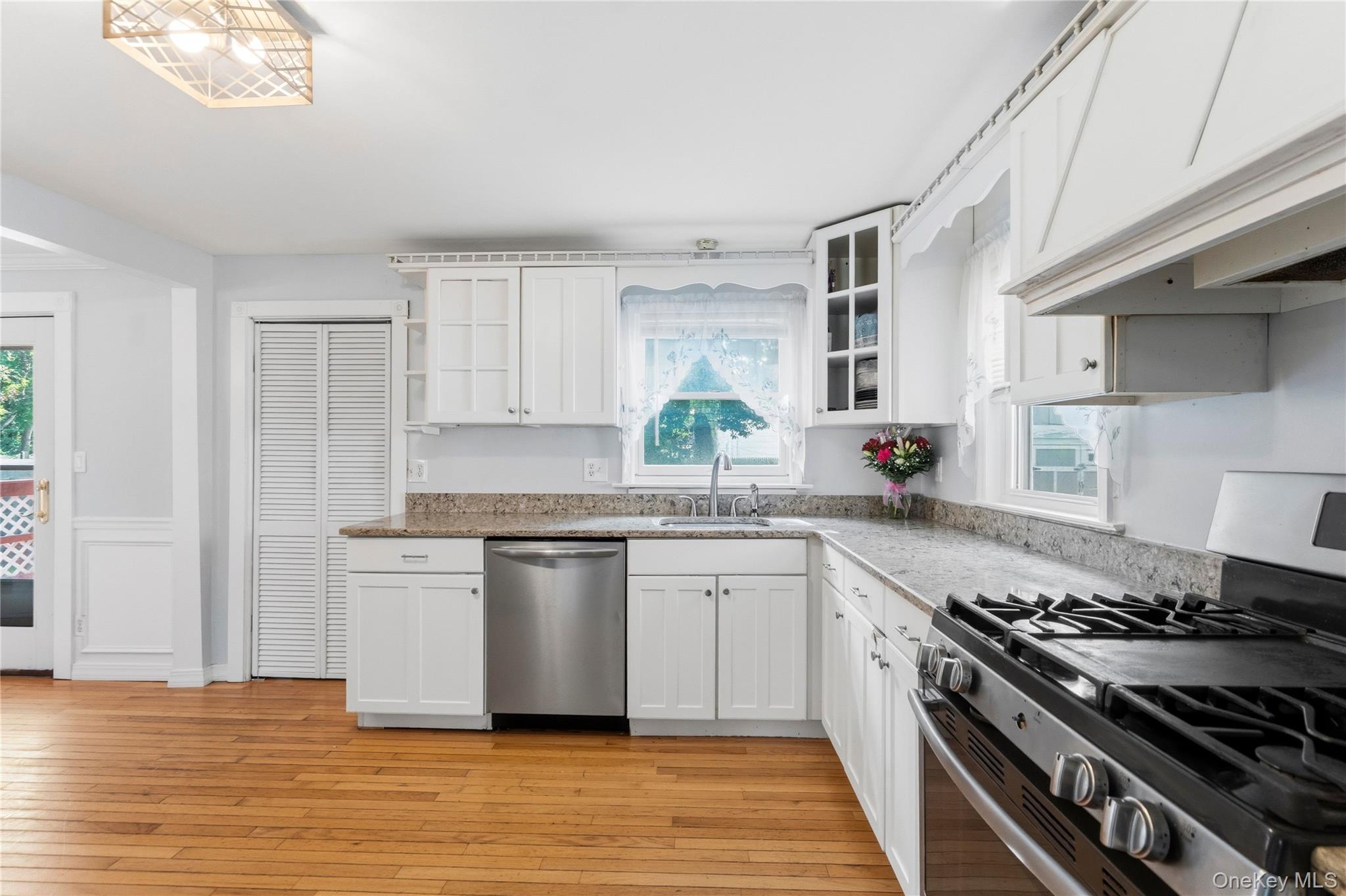 278 Ferndale Boulevard Property Photo 14