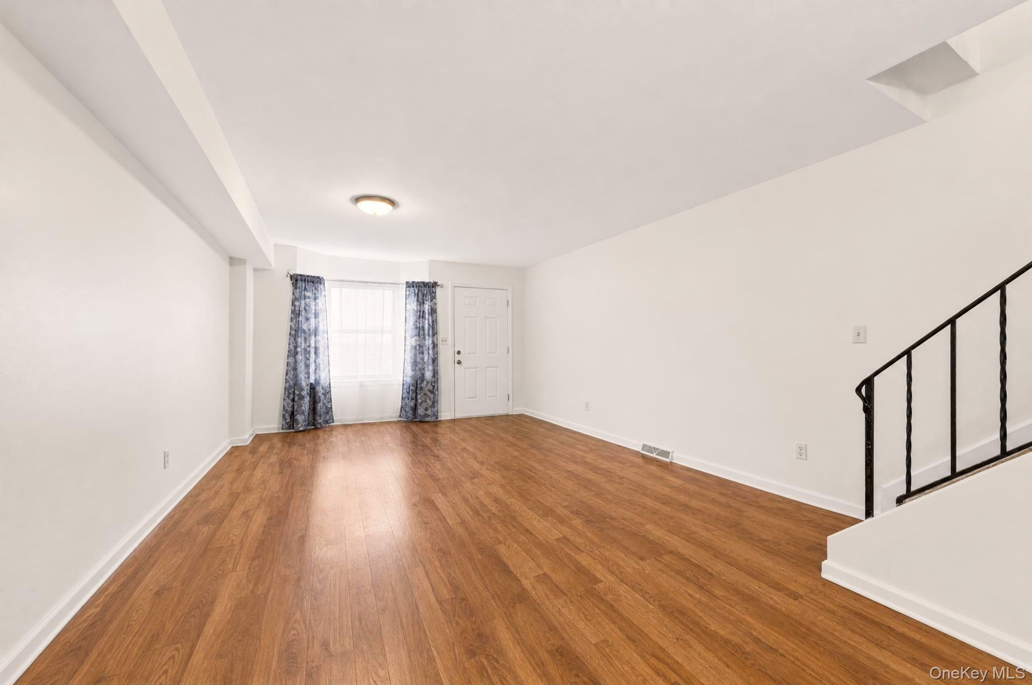 29 Tappen Court Property Photo 2