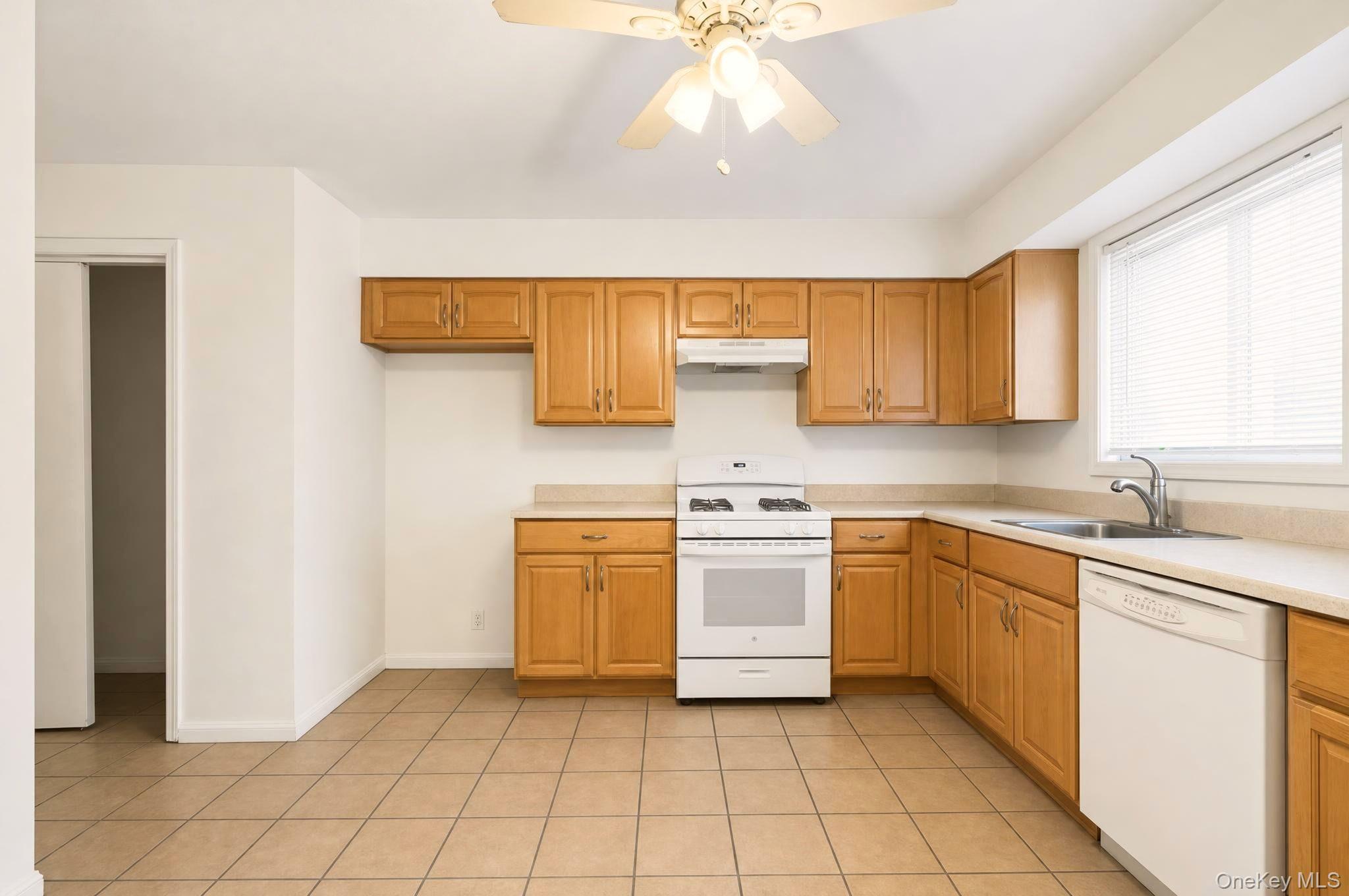 29 Tappen Court Property Photo 4