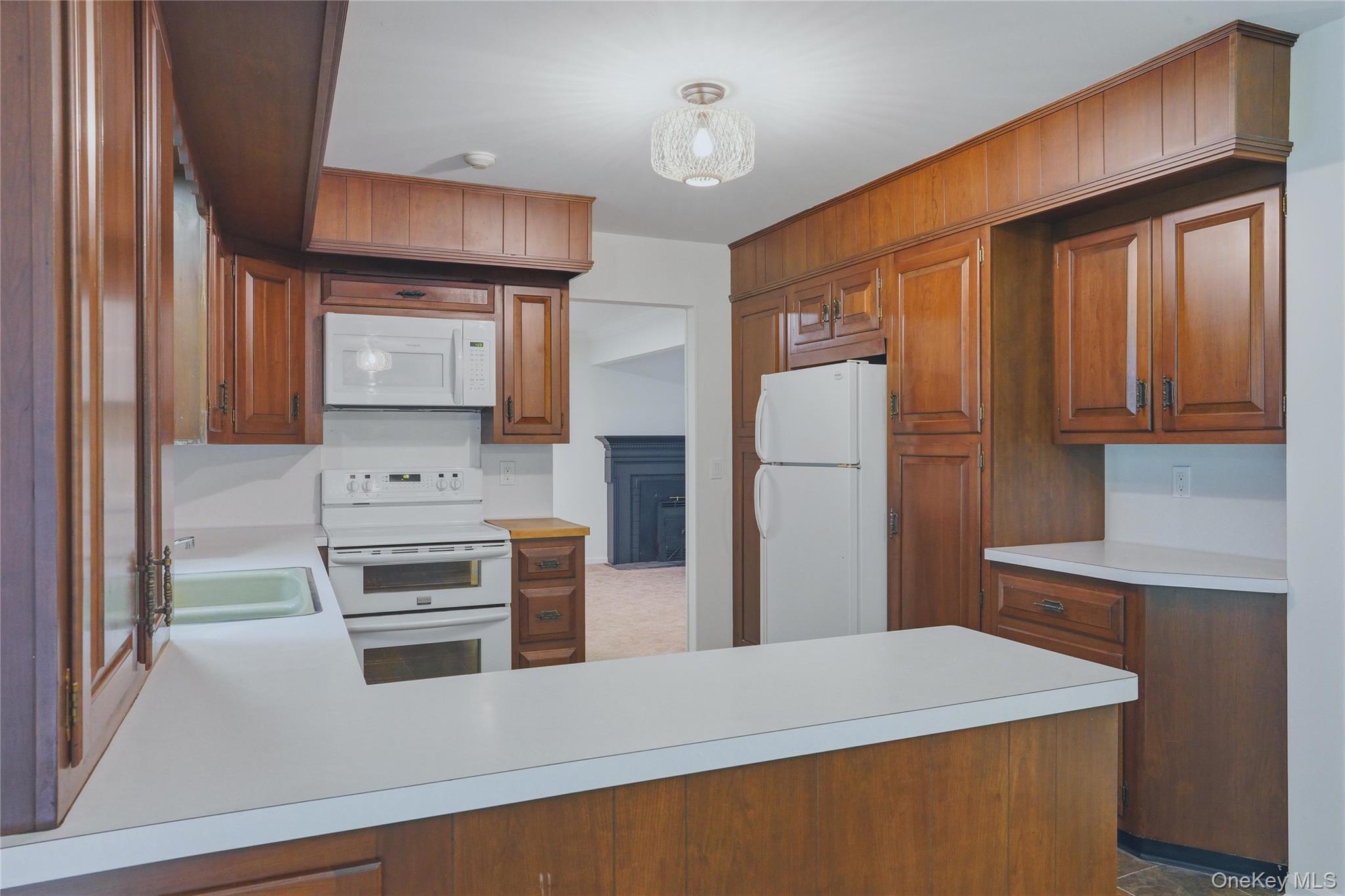 2320 Glasco Turnpike Property Photo 12