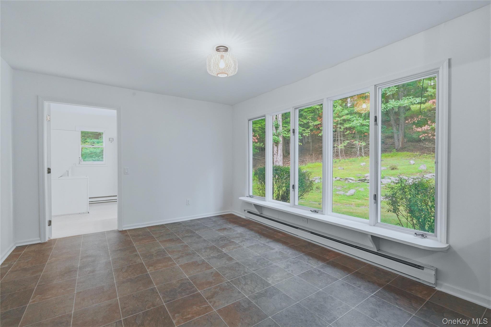 2320 Glasco Turnpike Property Photo 16