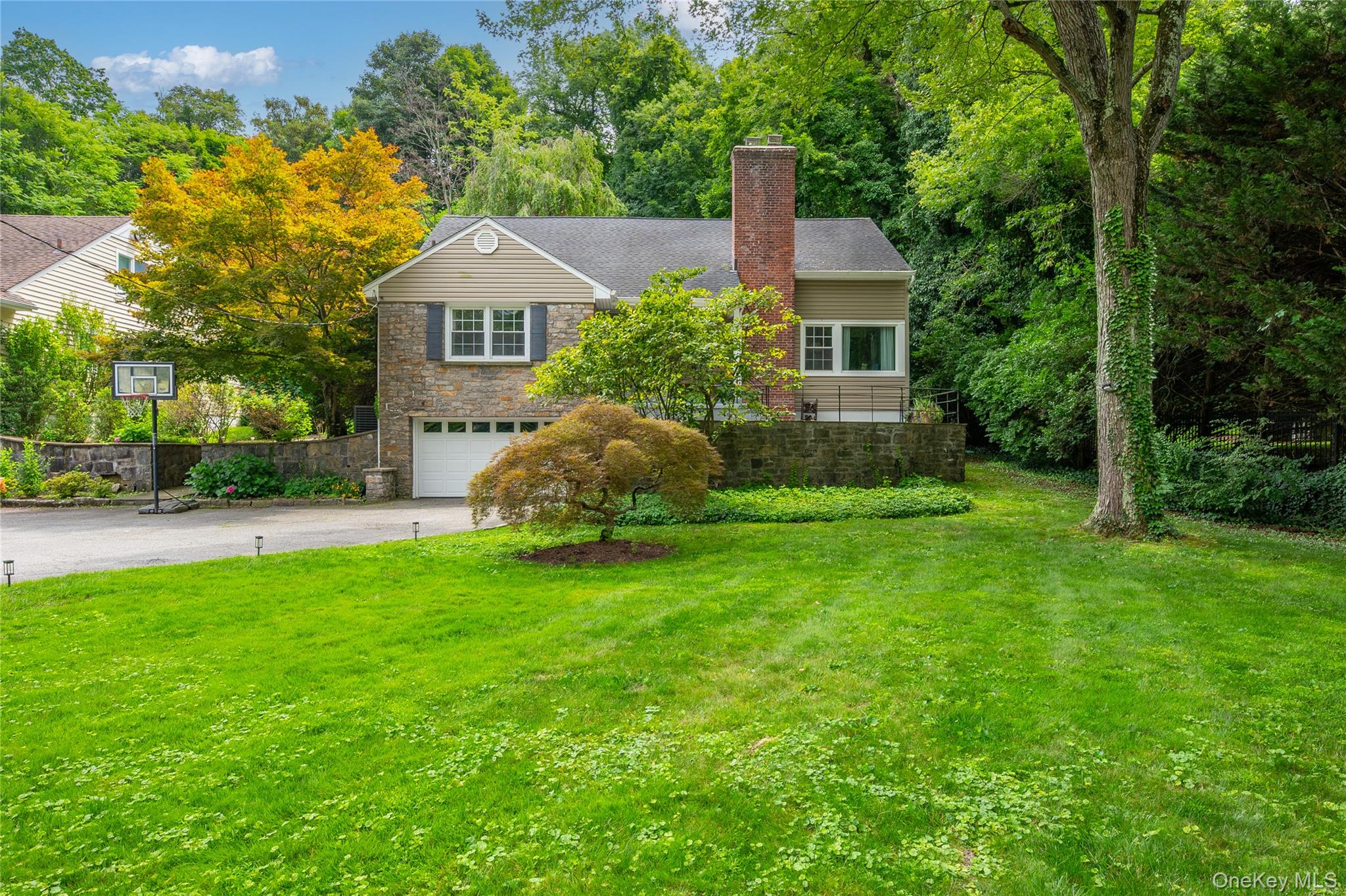 1108 Post Road Property Photo 2