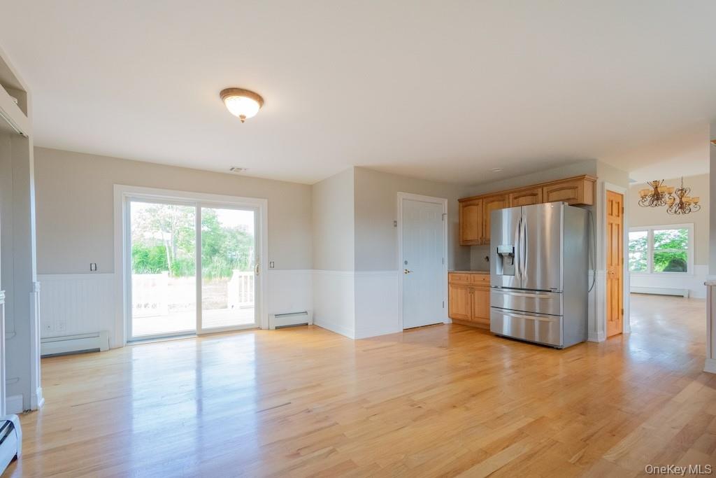 300 S Snedecor Avenue Property Photo 9