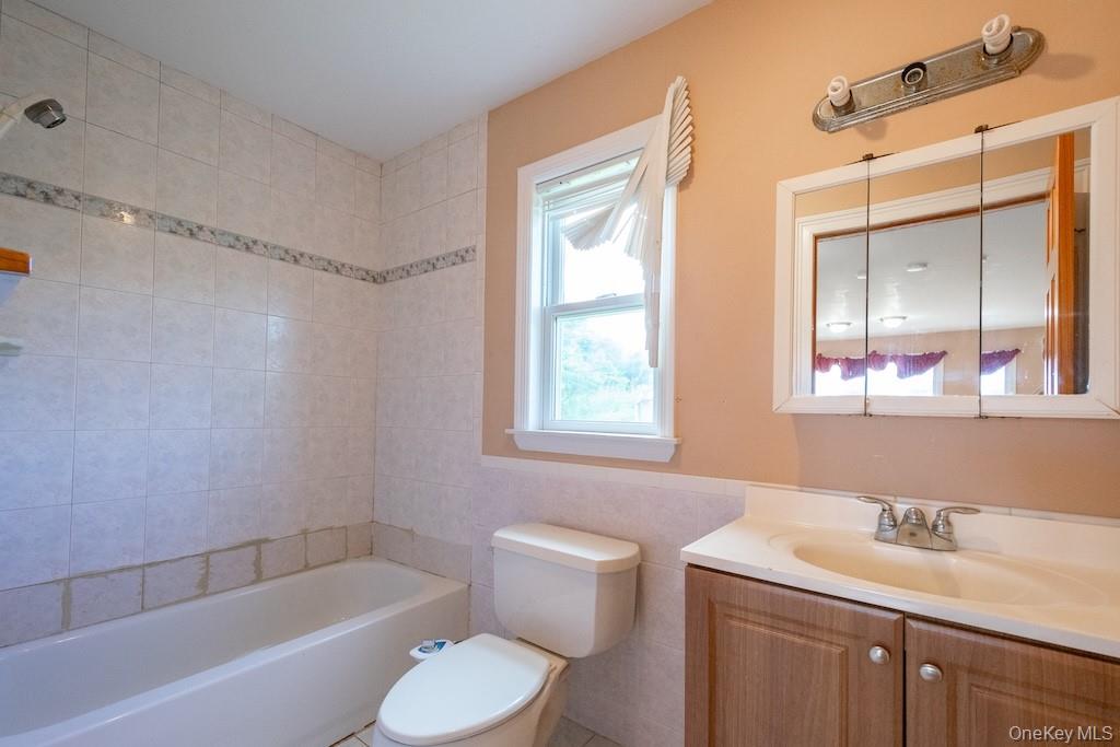300 S Snedecor Avenue Property Photo 12