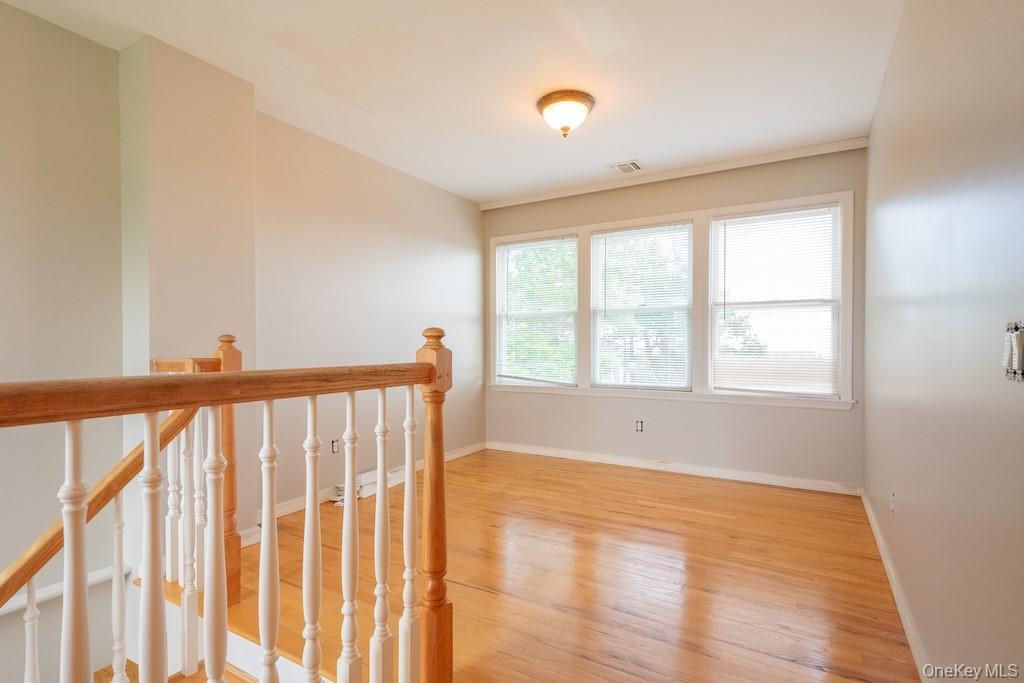300 S Snedecor Avenue Property Photo 13