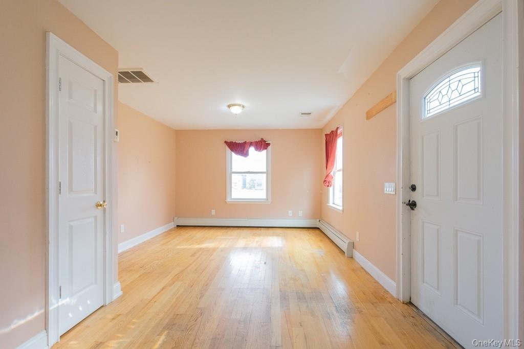 300 S Snedecor Avenue Property Photo 15