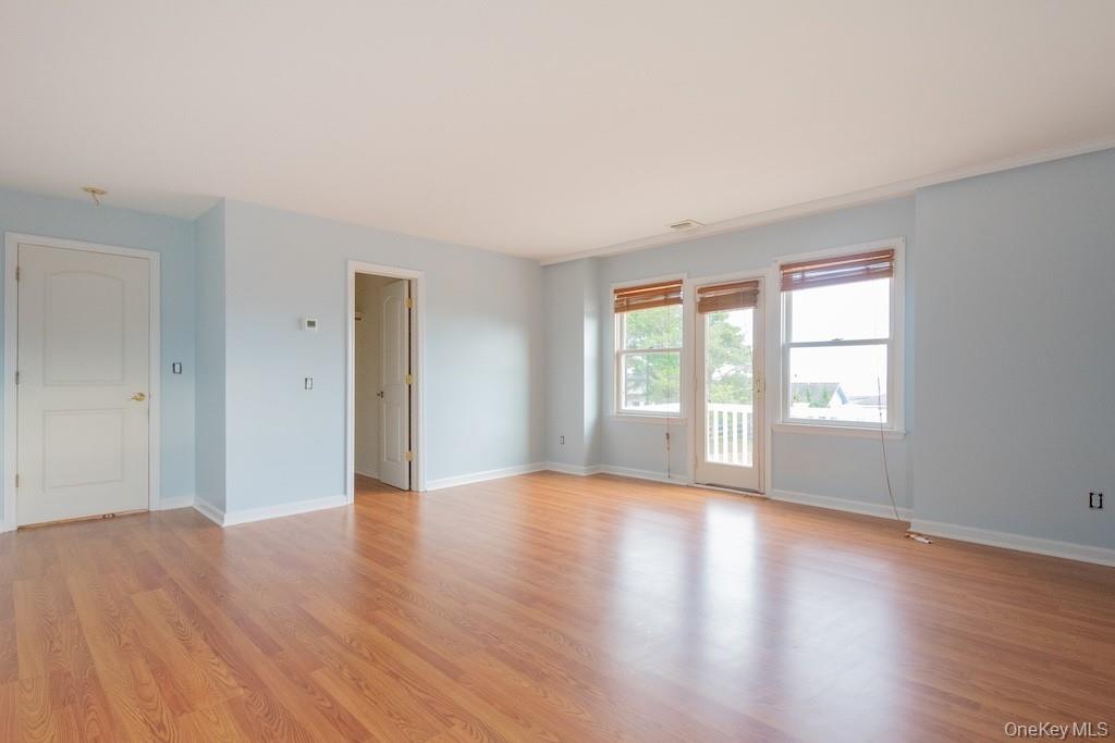 300 S Snedecor Avenue Property Photo 16