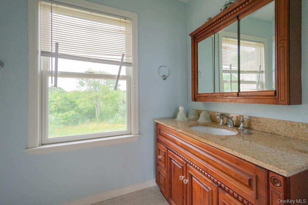 300 S Snedecor Avenue Property Photo 18