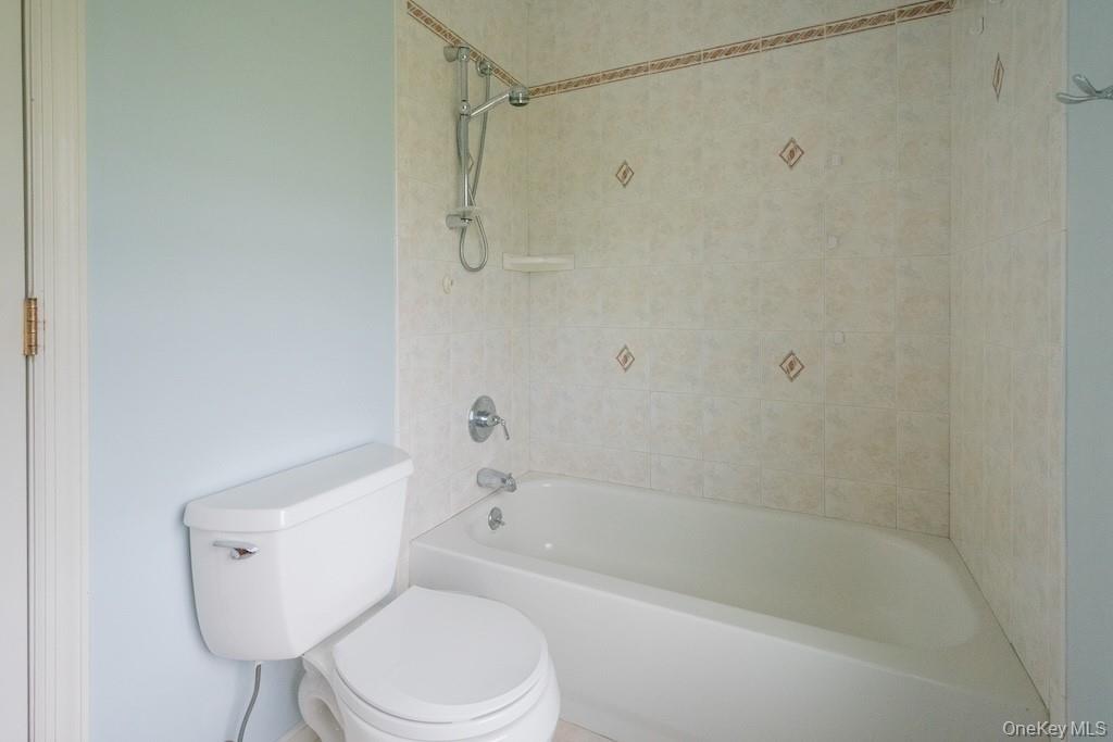 300 S Snedecor Avenue Property Photo 19