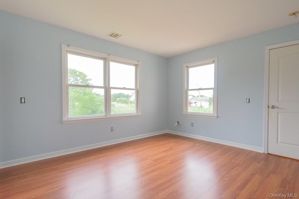 300 S Snedecor Avenue Property Photo 24