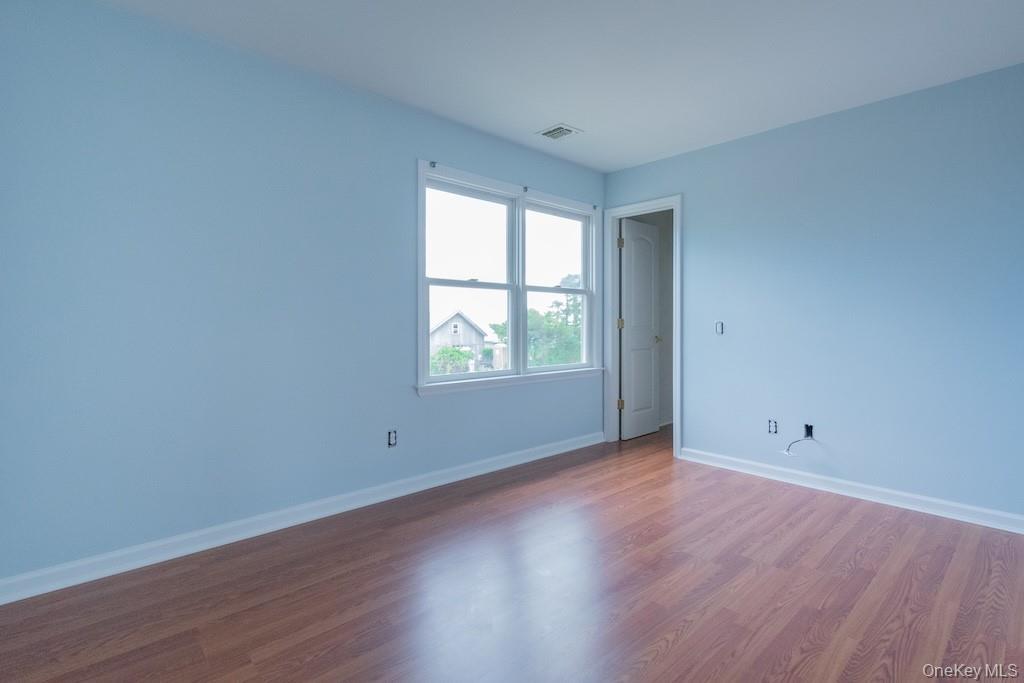300 S Snedecor Avenue Property Photo 25