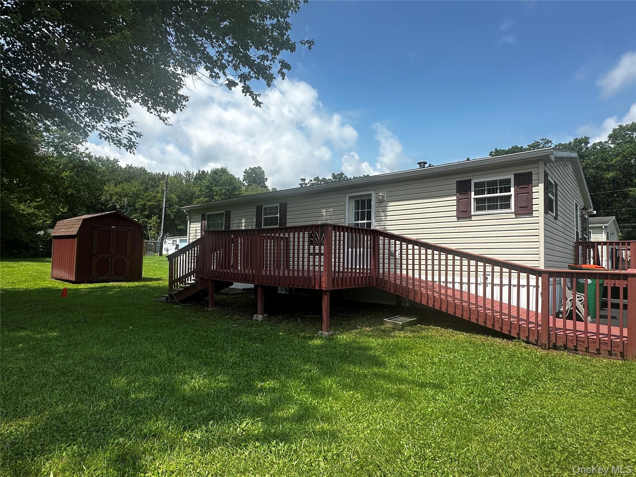 106 DEERHAVEN Lane Property Photo 1