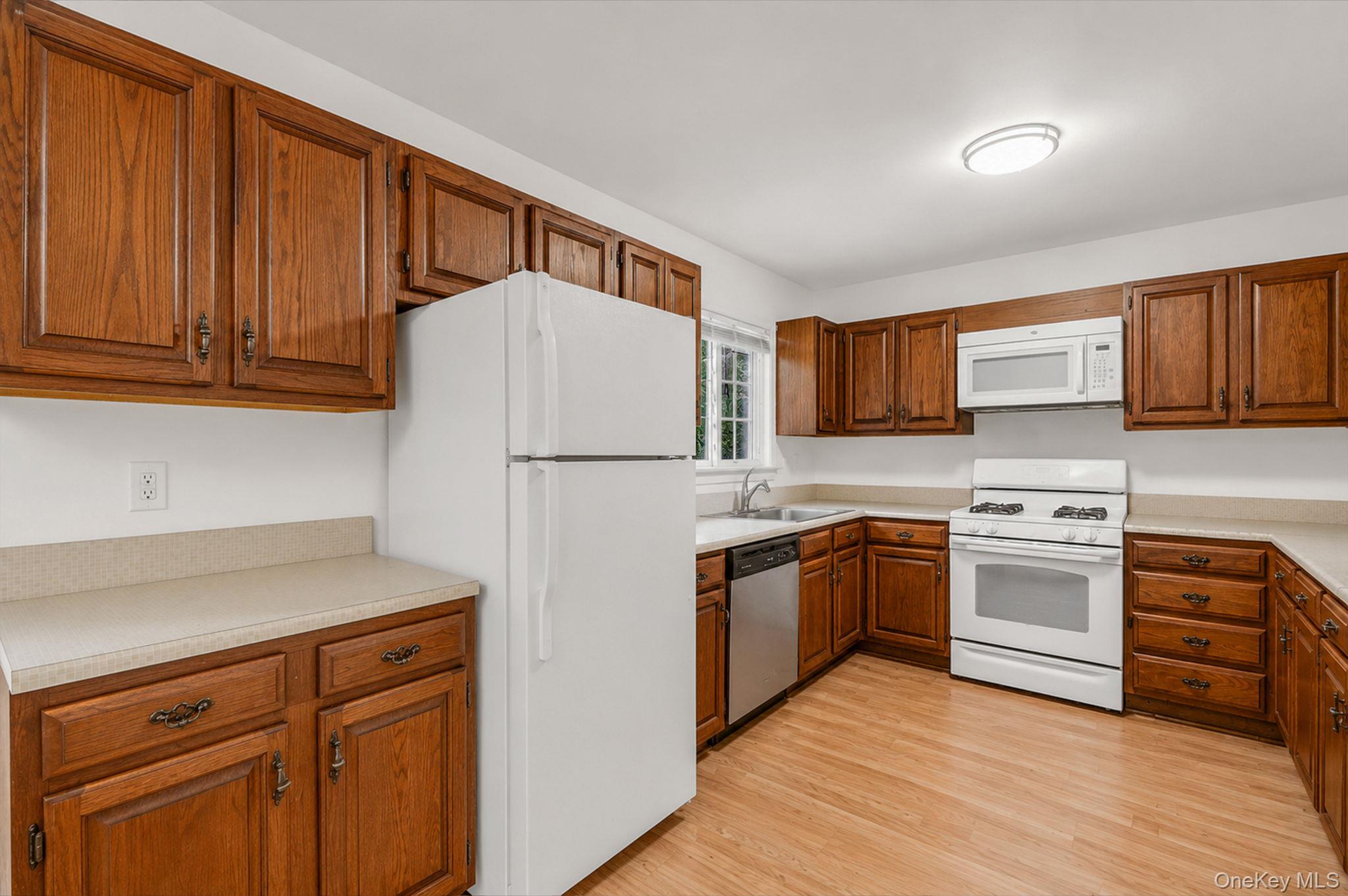 8 Swezey Lane Property Photo 5