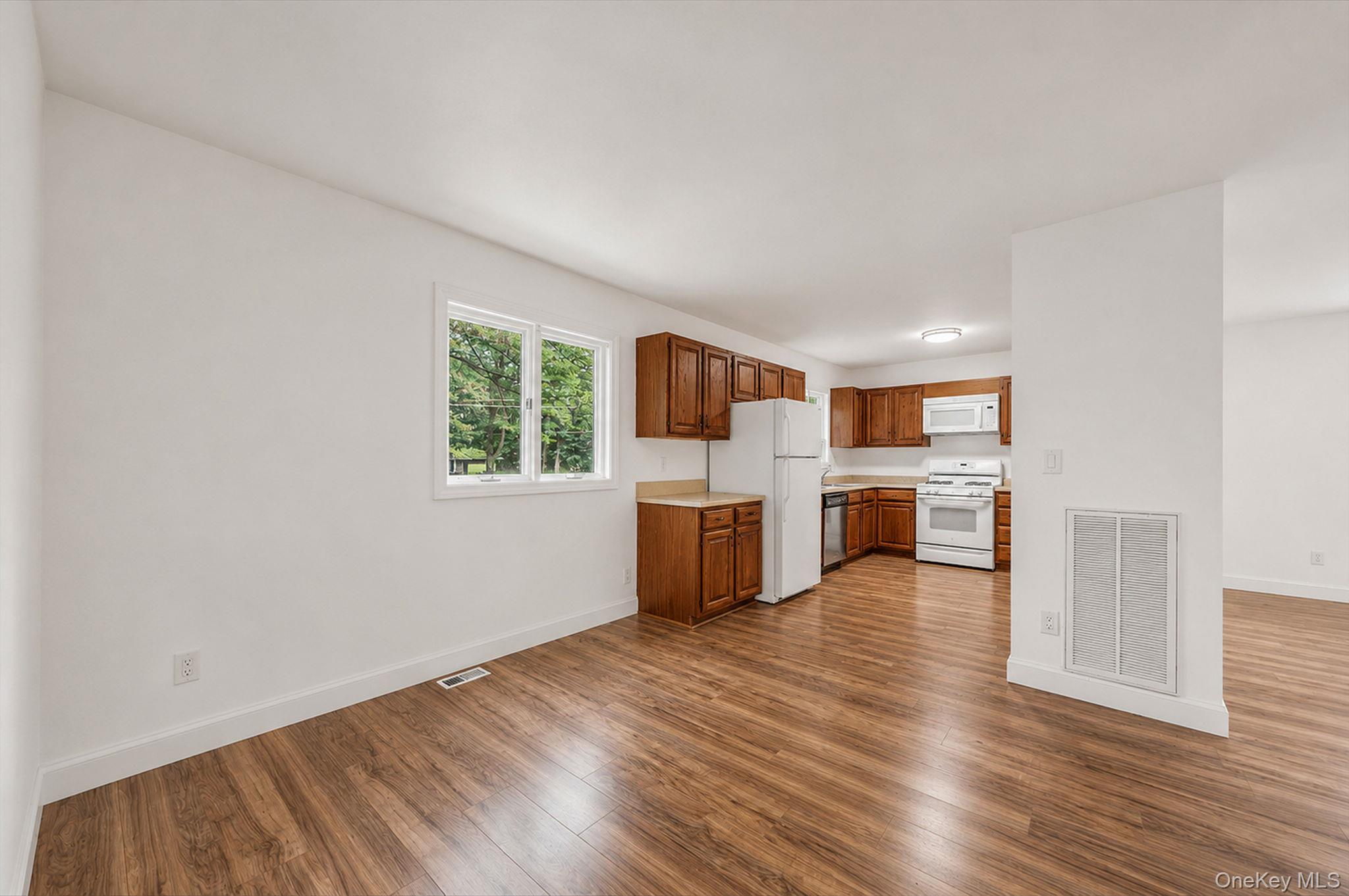 8 Swezey Lane Property Photo 6