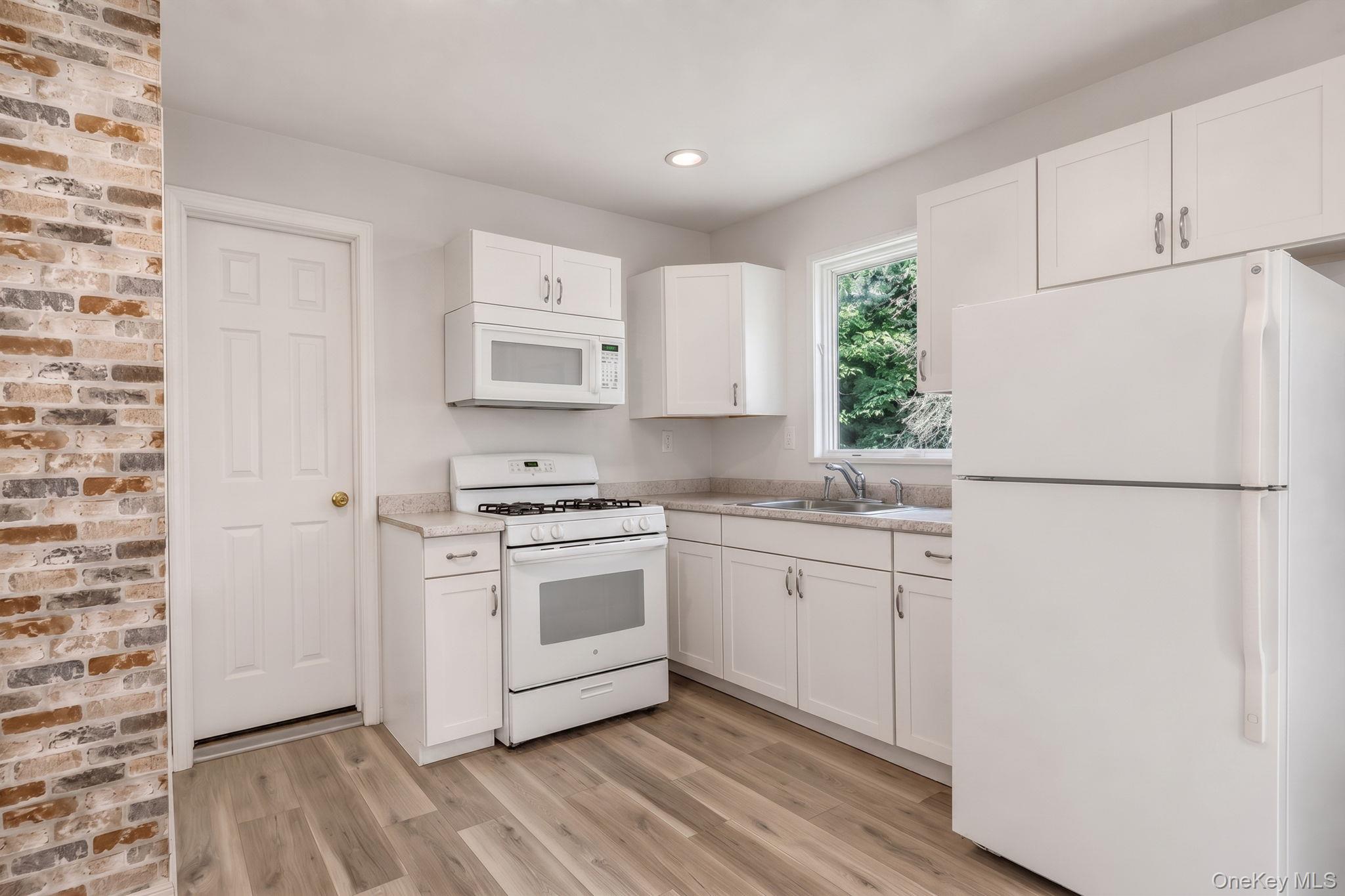 8 Swezey Lane Property Photo 18