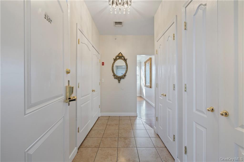 3307 Parkview Drive Property Photo 2
