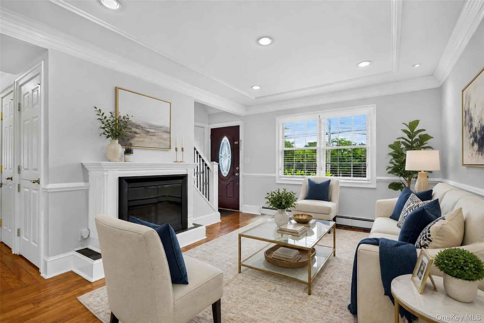 135 N Wantagh Avenue Property Photo 3